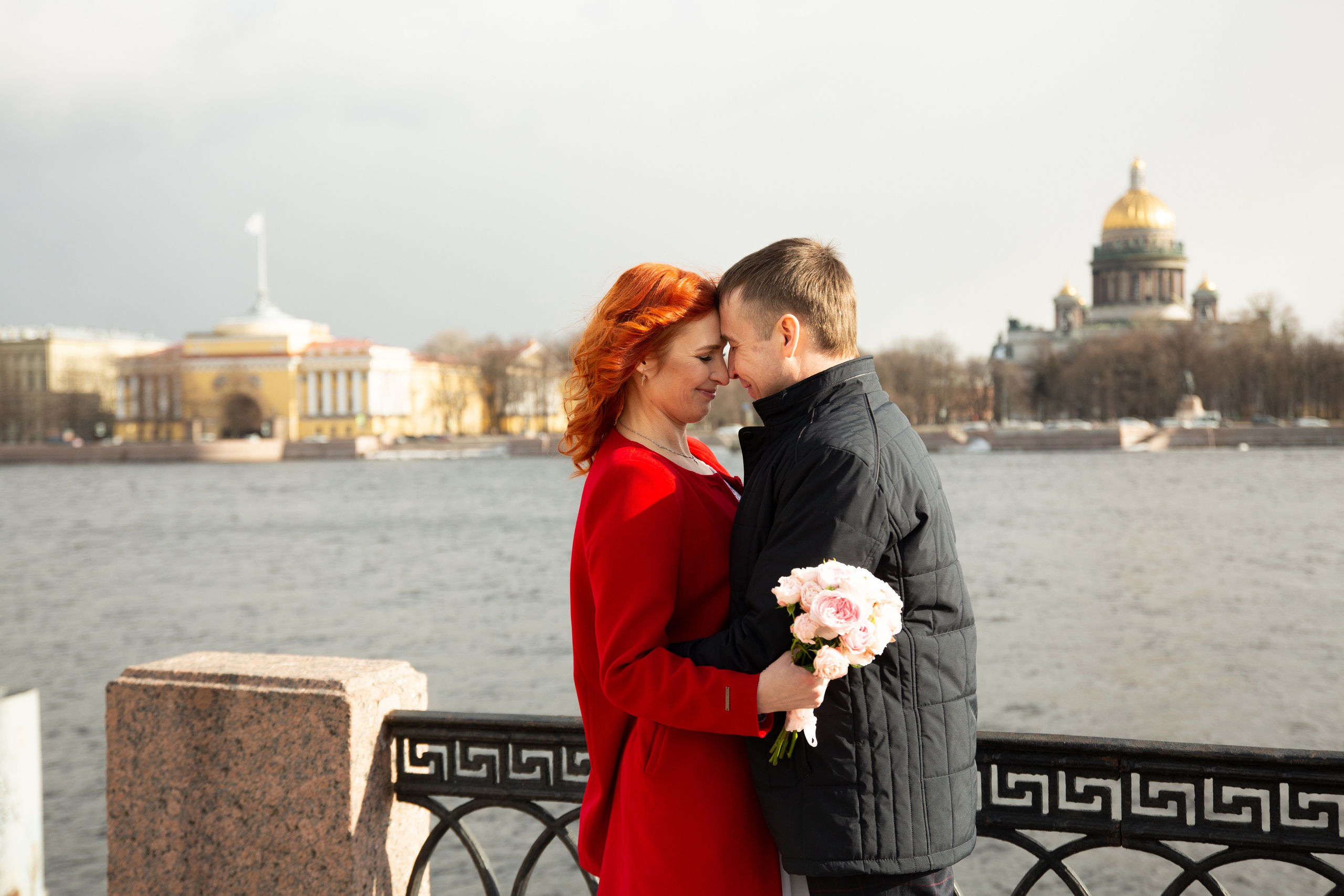 Свадебная съёмка на Английской набережной. Семейный и свадебный фотограф в Санкт-Петербурге Татьяна Швыкова