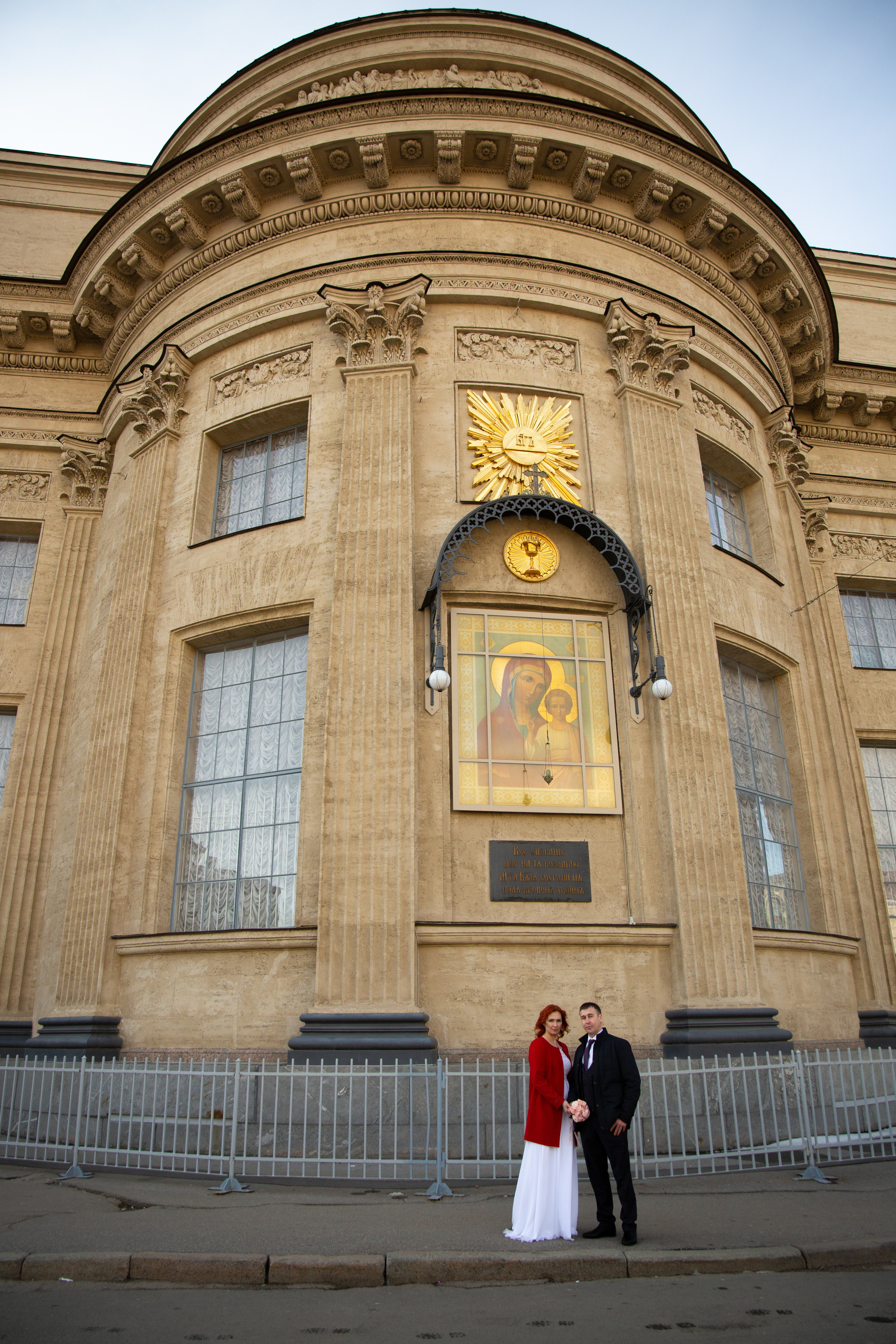 Свадебная съёмка на Английской набережной. Семейный и свадебный фотограф в Санкт-Петербурге Татьяна Швыкова