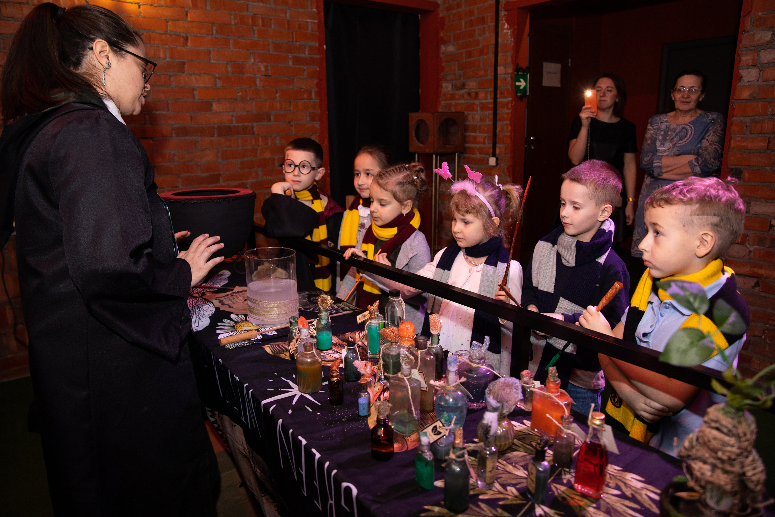 Дети варят зелье