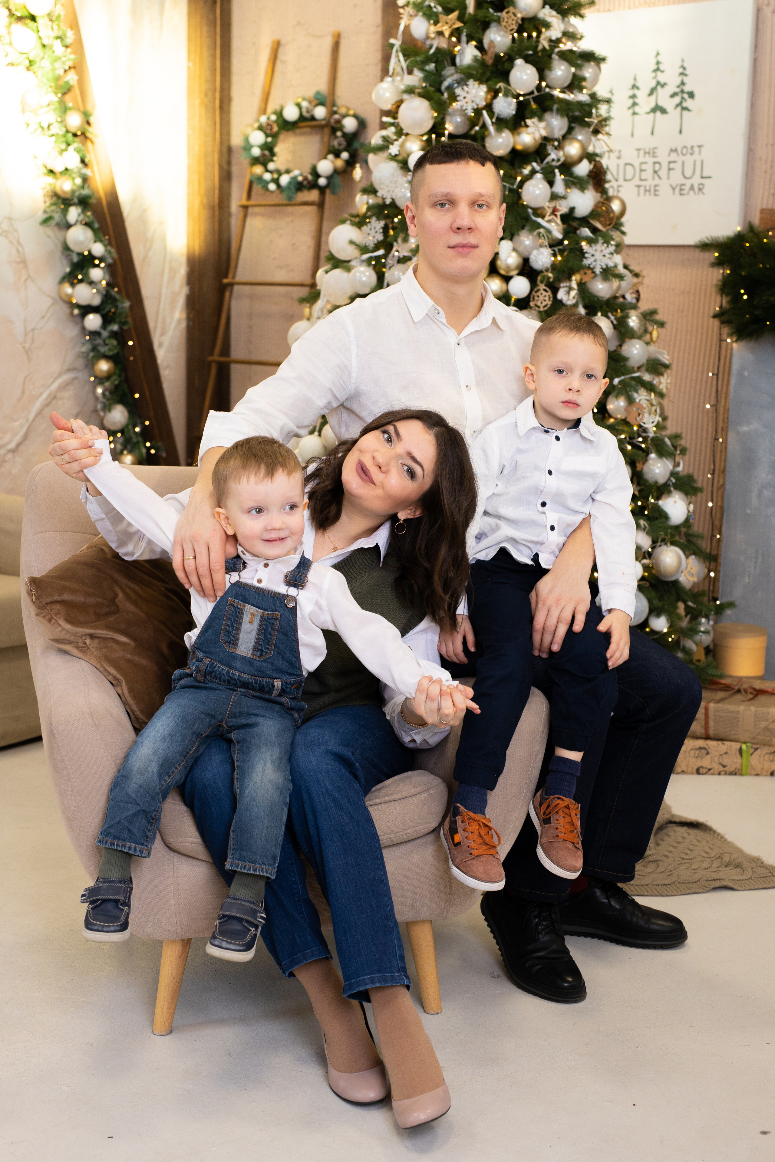 Новогодние съёмки в студии. Семейный и свадебный фотограф в Санкт-Петербурге Татьяна Швыкова