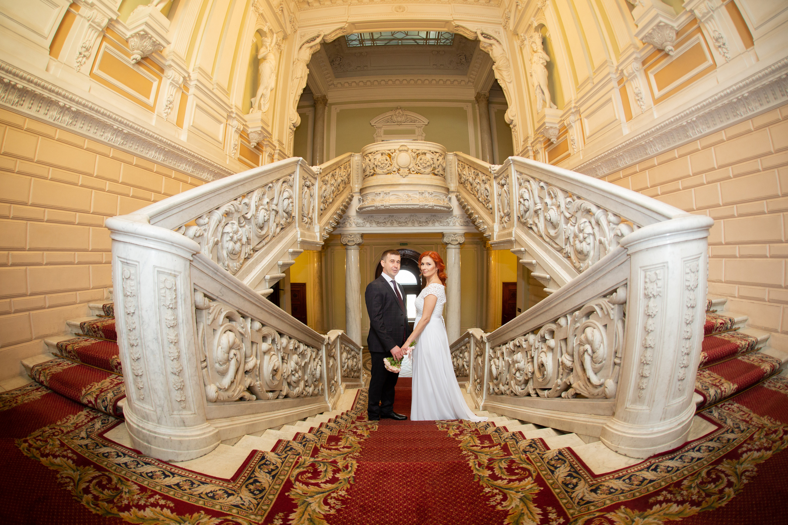 Свадебная съёмка на Английской набережной. Семейный и свадебный фотограф в Санкт-Петербурге Татьяна Швыкова