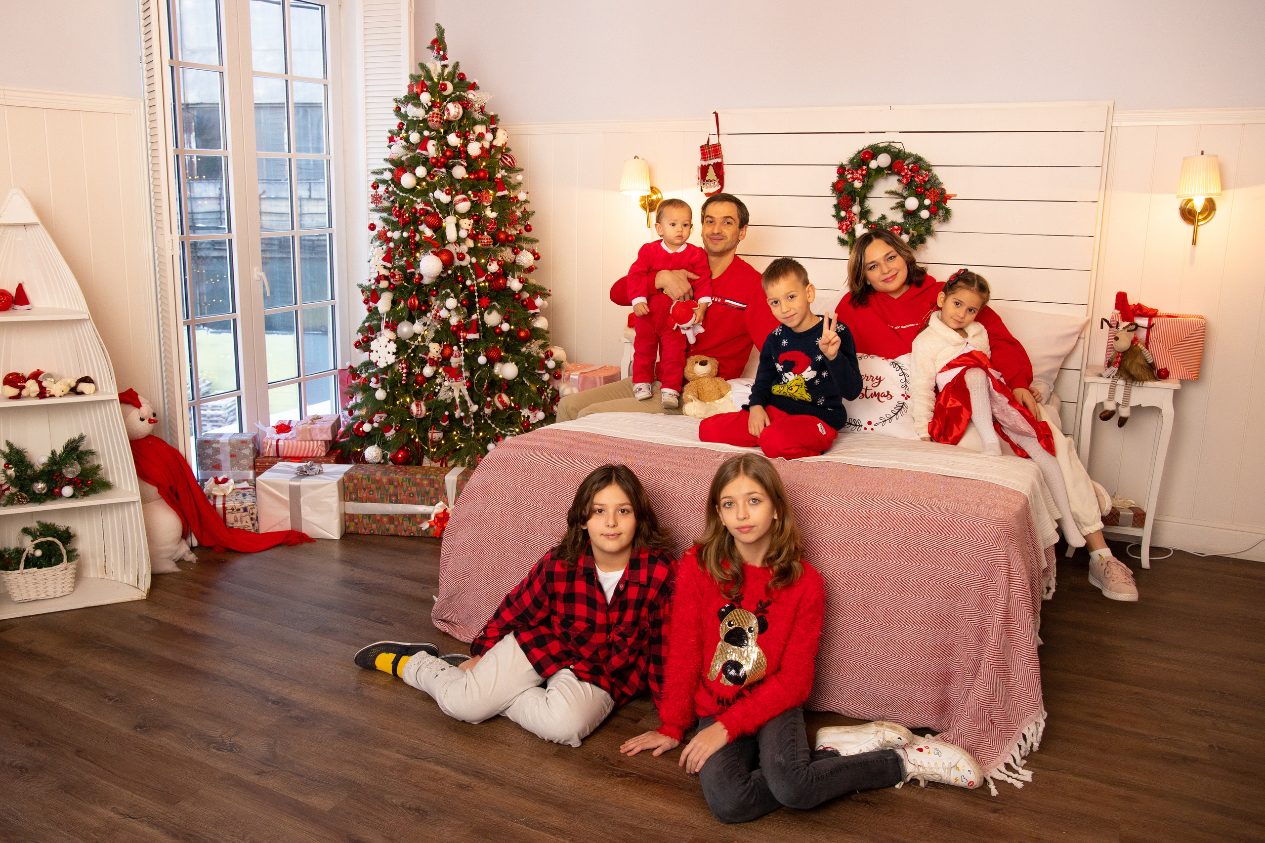 Новогодние съёмки в студии. Семейный и свадебный фотограф в Санкт-Петербурге Татьяна Швыкова