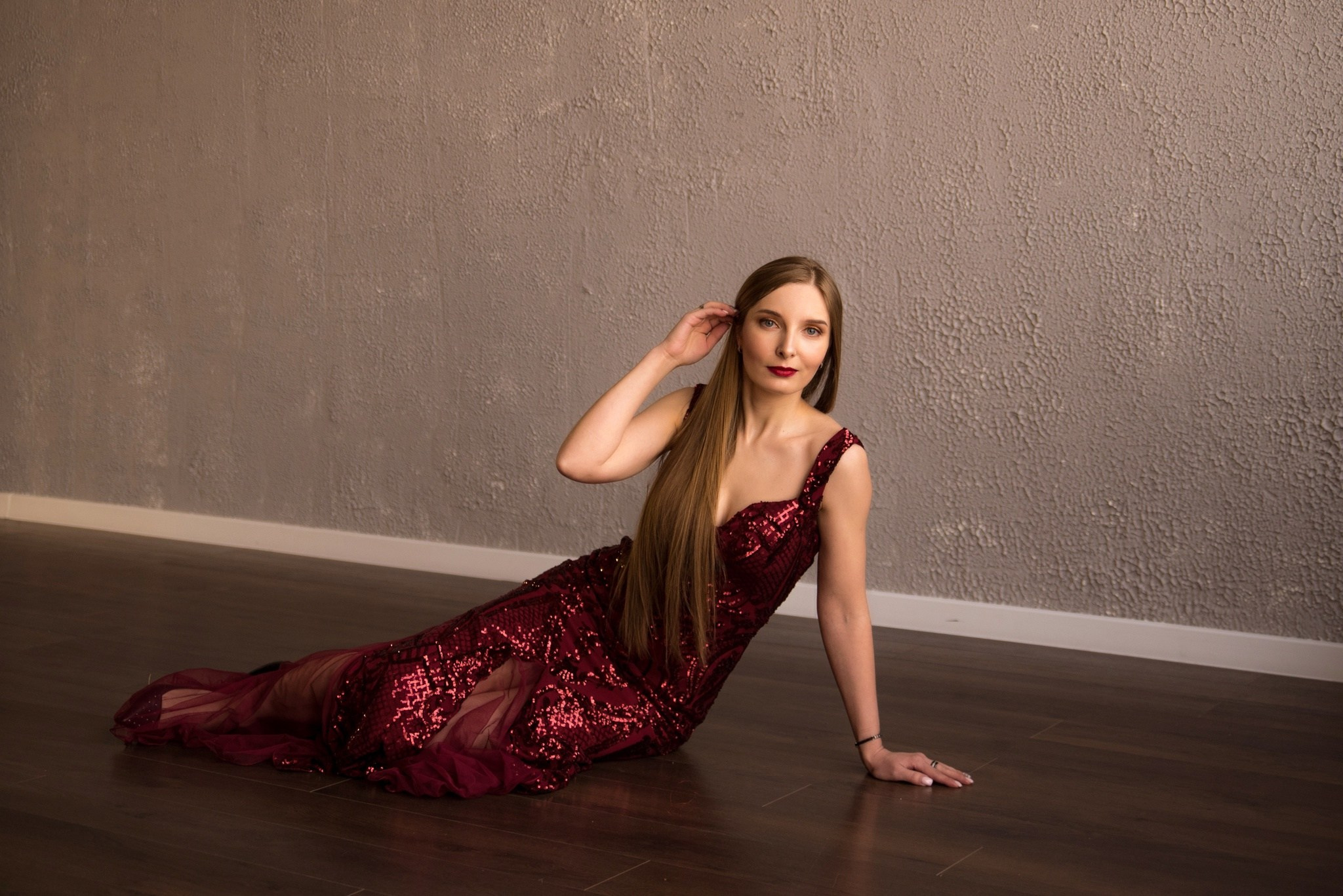 Платья для девушек размер 40-46. Фотостудия Малина в городе Улан-Удэ. Фотограф Ирина Жарникова