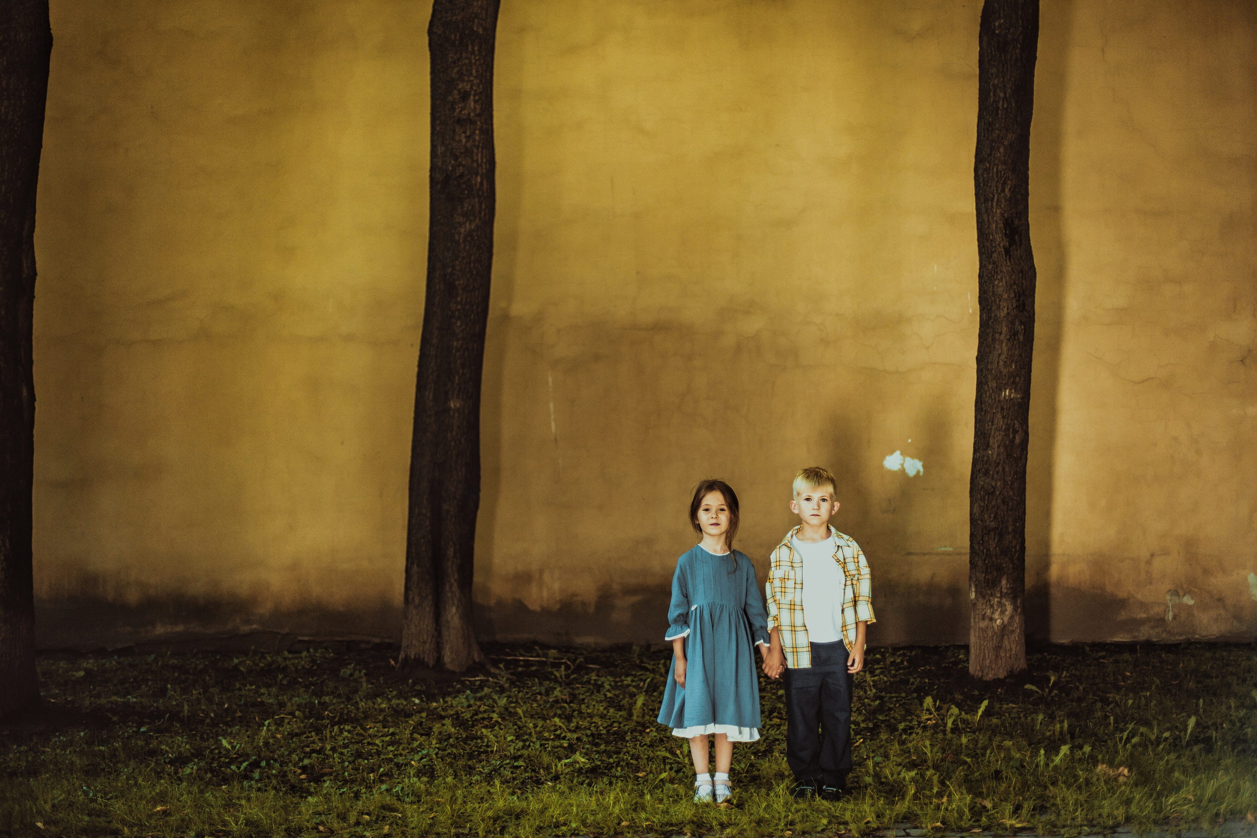 Фотосессия маленьких друзей: мальчика и девочки. Детский, свадебный и семейный фотограф Юлия Курбатова, Санкт-Петербург