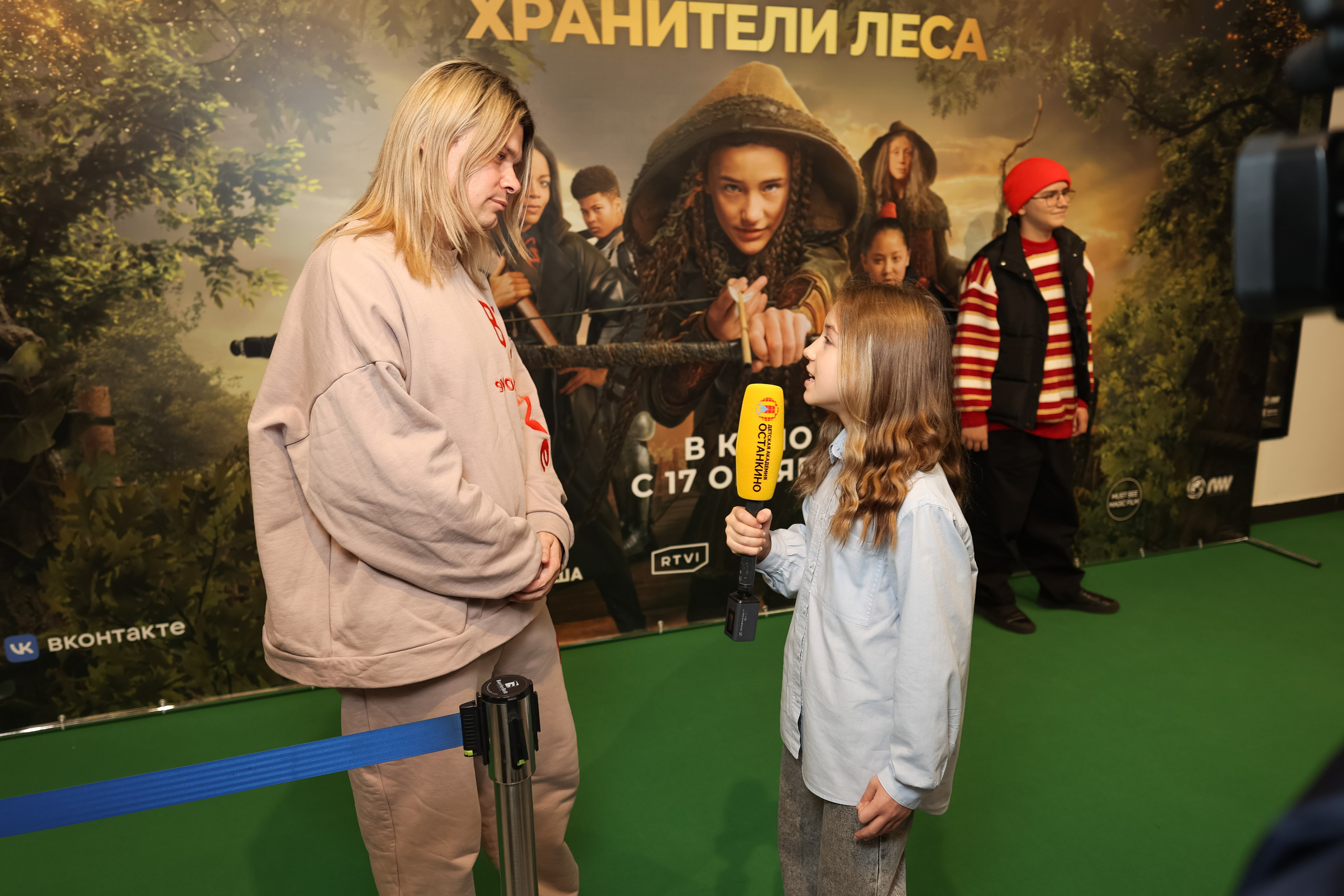 Школа «Останкино» на премьере Робин Гуд. Репортажный фотограф видеограф в Москве Ольга Плаксина