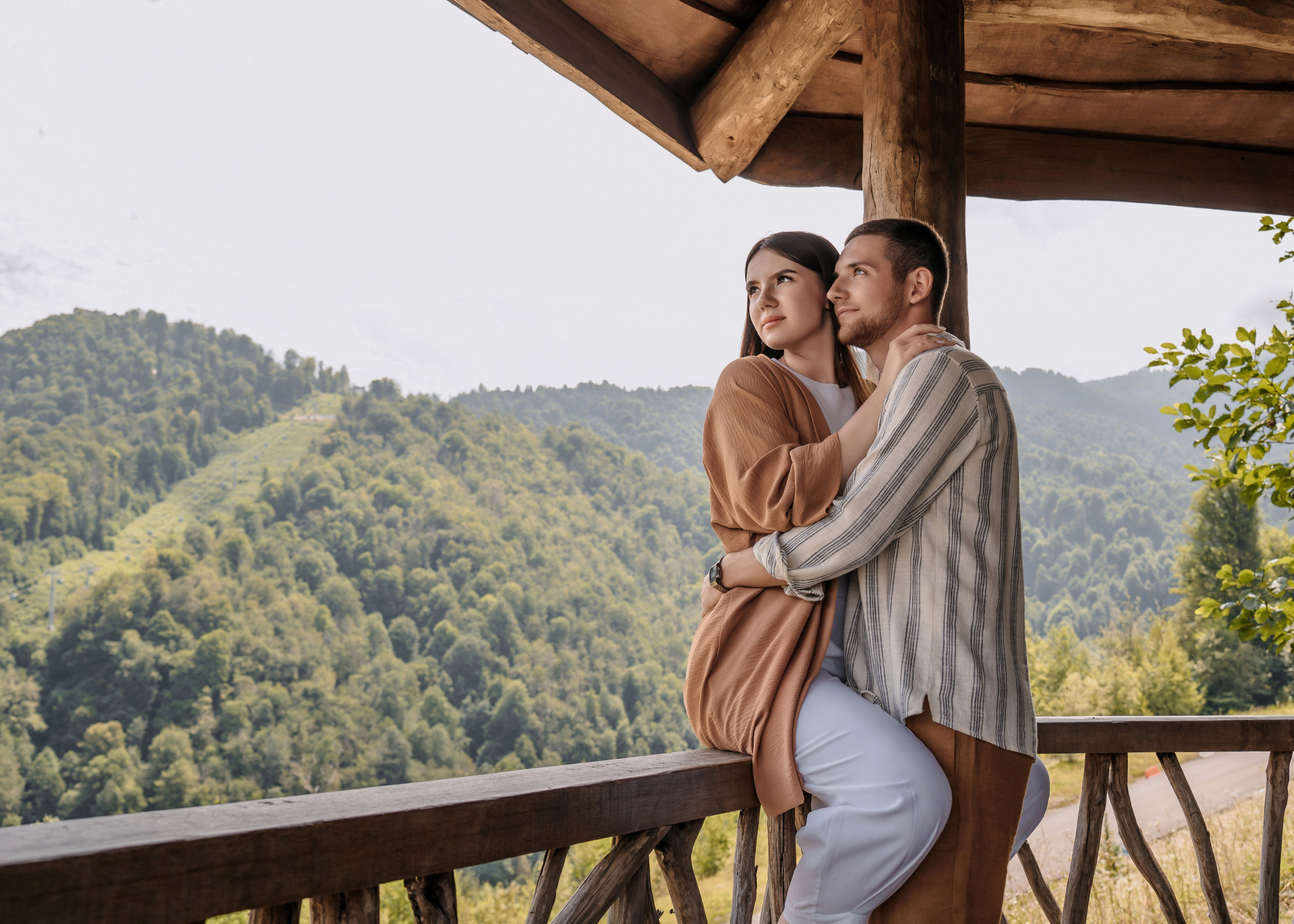 Лав стори фотосессия у моря и в горах в Сочи, Адлере и Красной Поляне. Алина Бернд — свадебный и индивидуальный фотограф в Сочи и Адлере