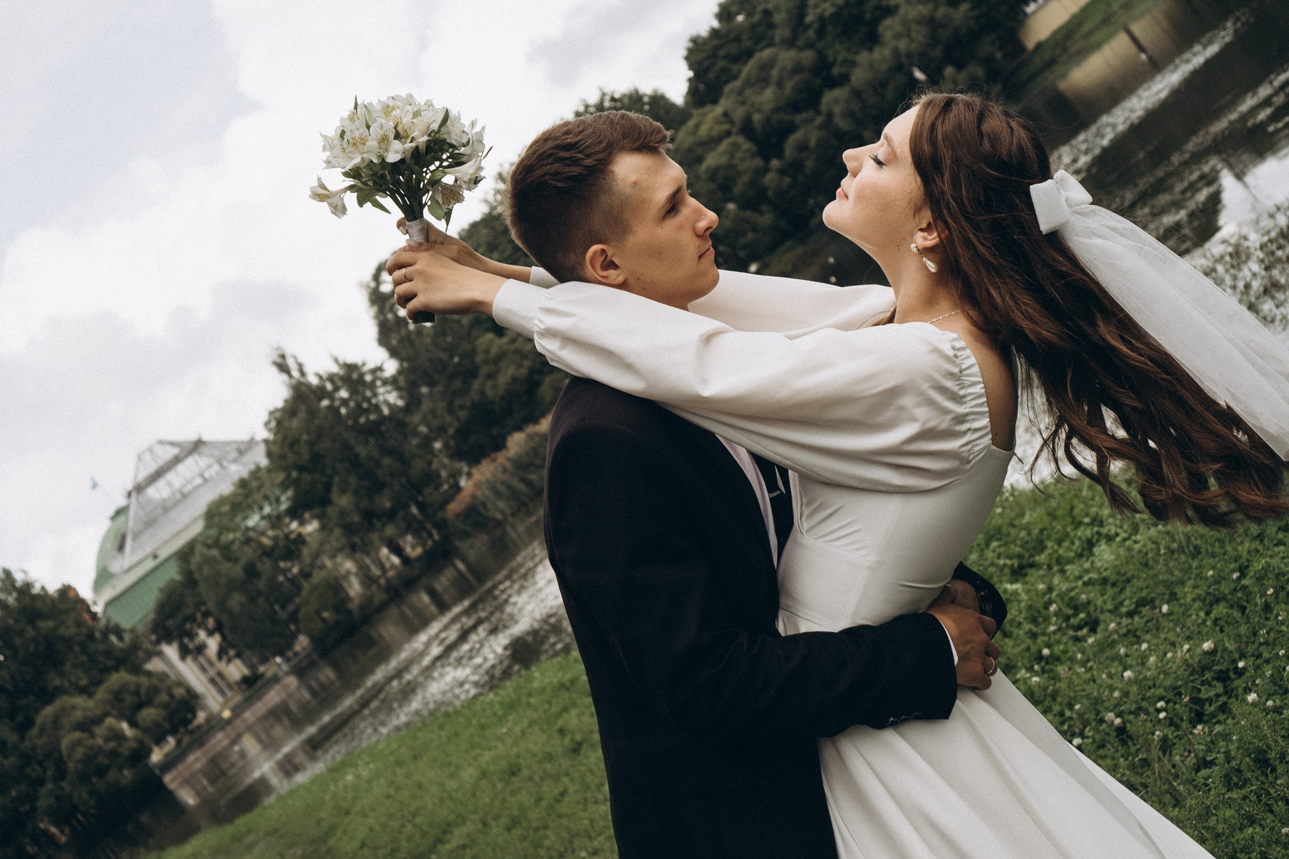 СВАДЕБНАЯ СЬЕМКА В ТАВРИЧЕСКОМ САДУ И ПРОГУЛКА ПО ЧЕРНЫШЕВСКОЙ. Профессиональный фотограф, Санкт-Петербург — Виктория Богомолова