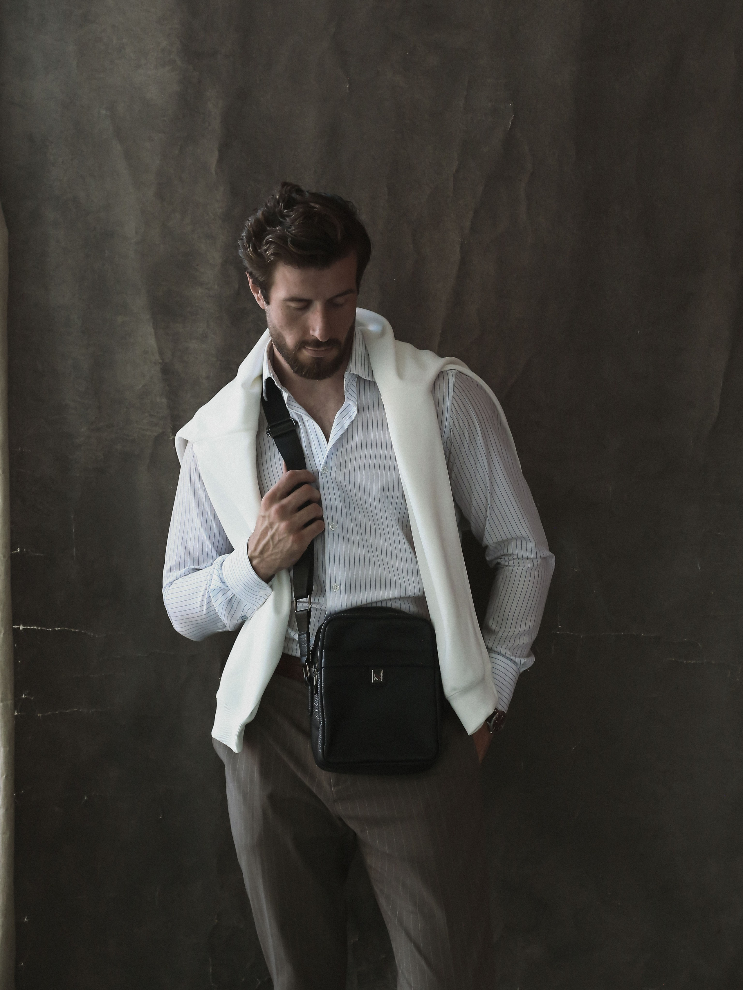 Коммерческая фотосессия мужских сумок для маркетплейсов и социальных сетей. Fashion фотограф в Санкт-Петербурге Савинова Ирина