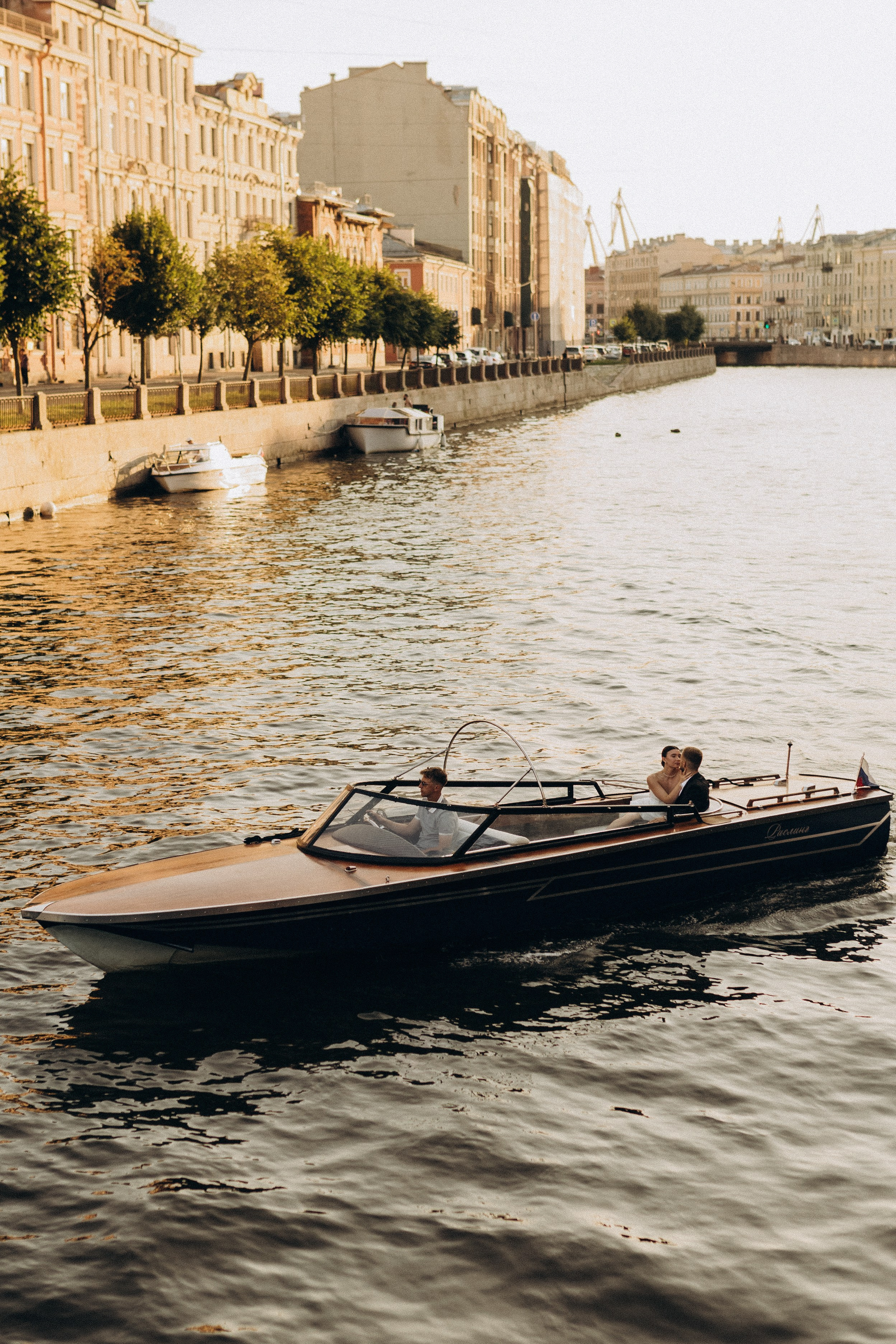 Костя и Лиза|прогулка + катер. Свадебный и love story фотограф в Санкт-Петербурге