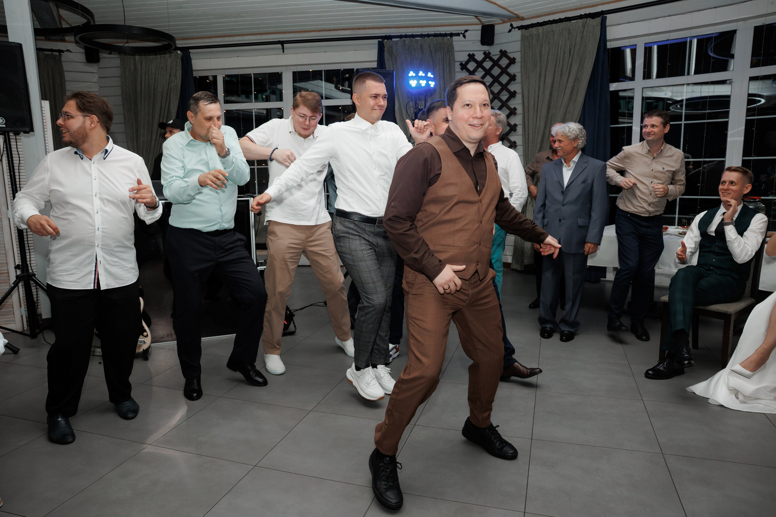 Регистрация в отеле Fish Point, ЗАГС Бутово, прогулка в Остафьево. Свадебный и репортажный фотограф (Москва, Королев и другие)