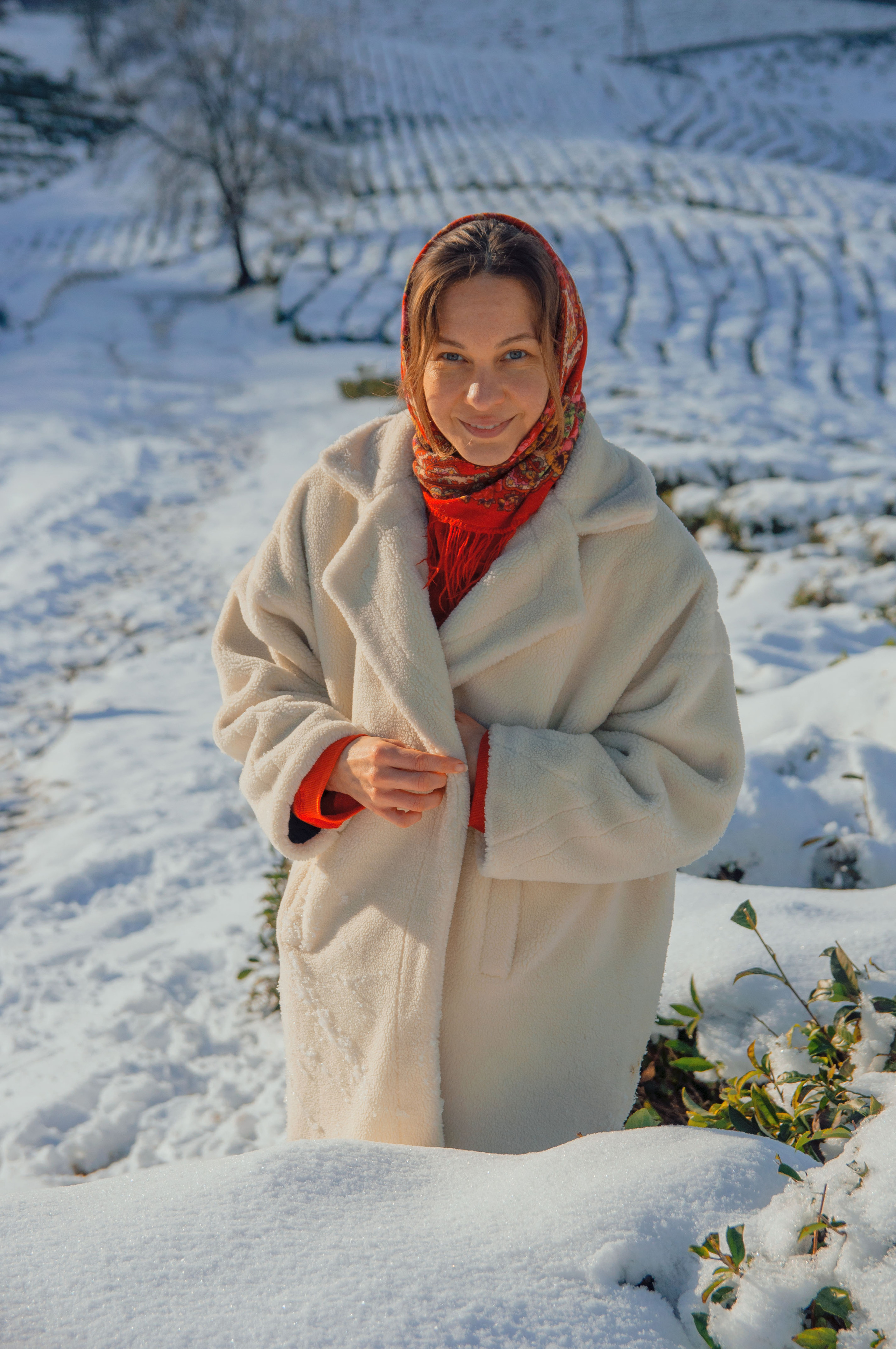 В снегу. Главная