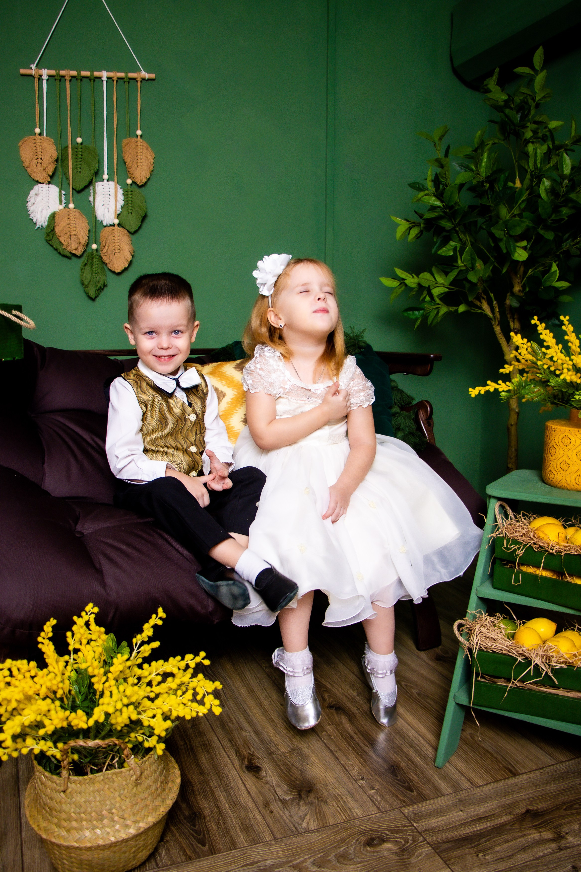 Семейная съемка с мимозой. Фотограф Татьяна Матрос