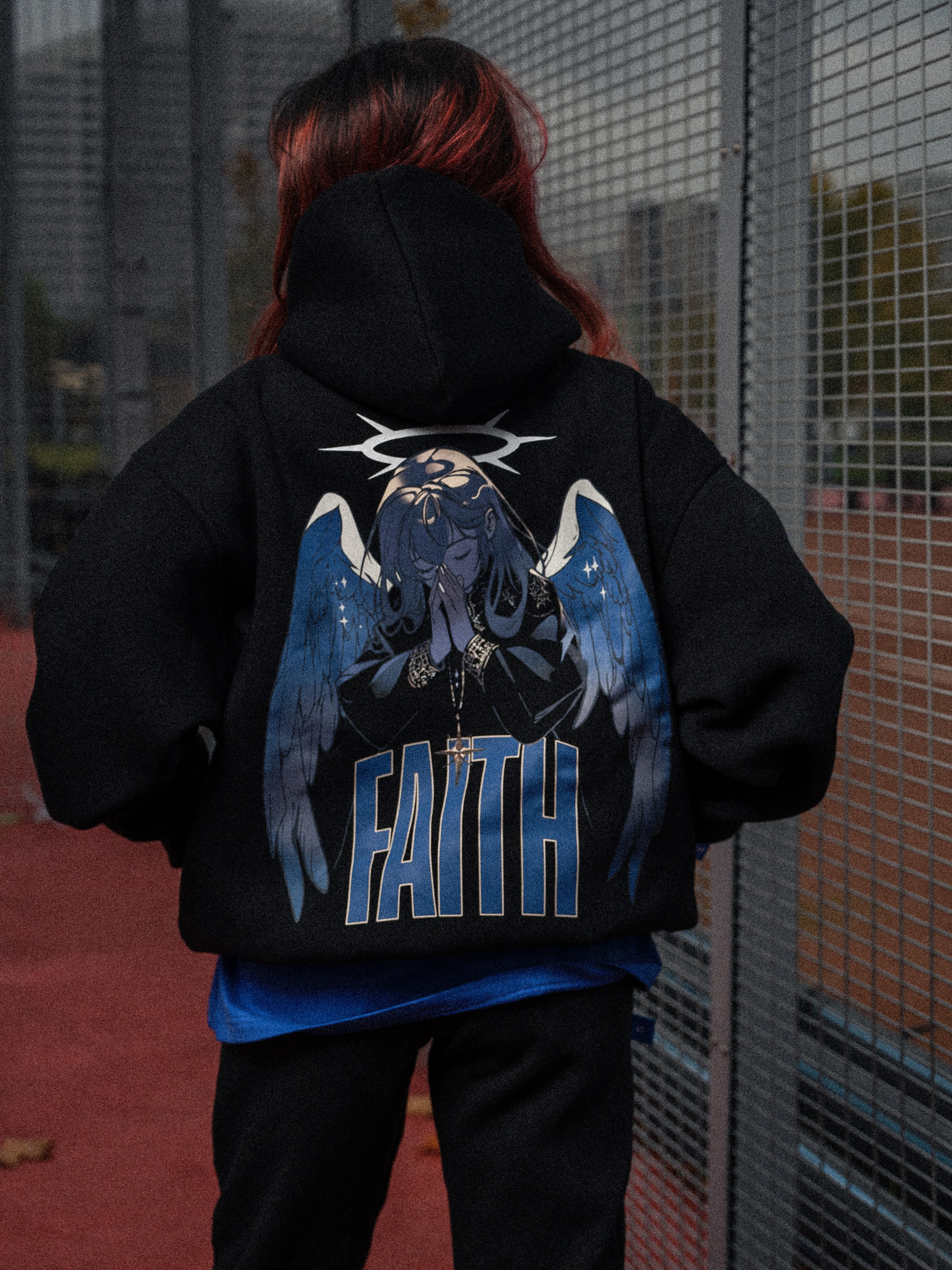 Женский портрет блогера MONIPULA для бренда OTHERS в Москве - фотограф Иван Саяпин