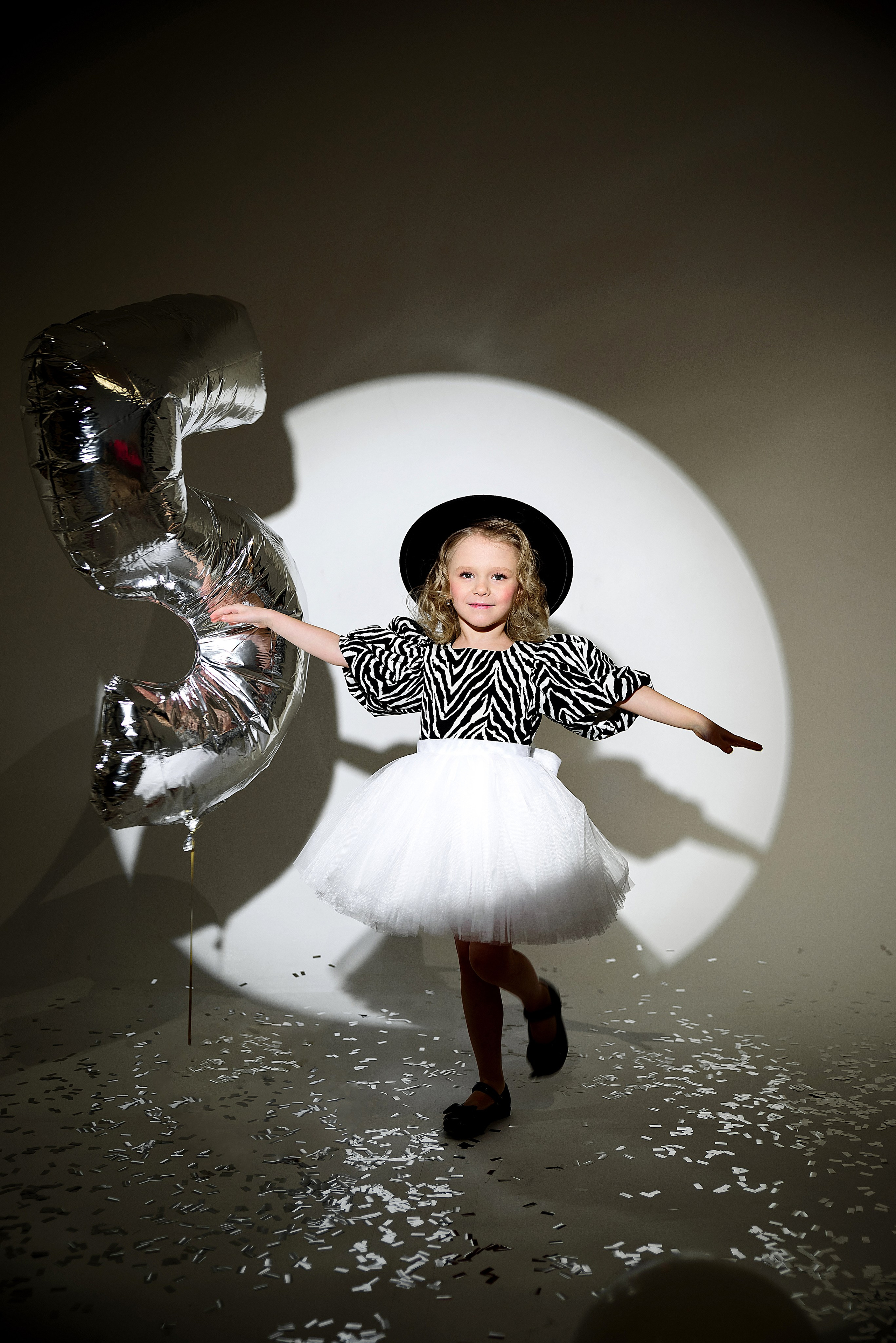 Детская фотосессия в студии на День Рождения. Фотограф в Москве Lidiya_Li_Photo