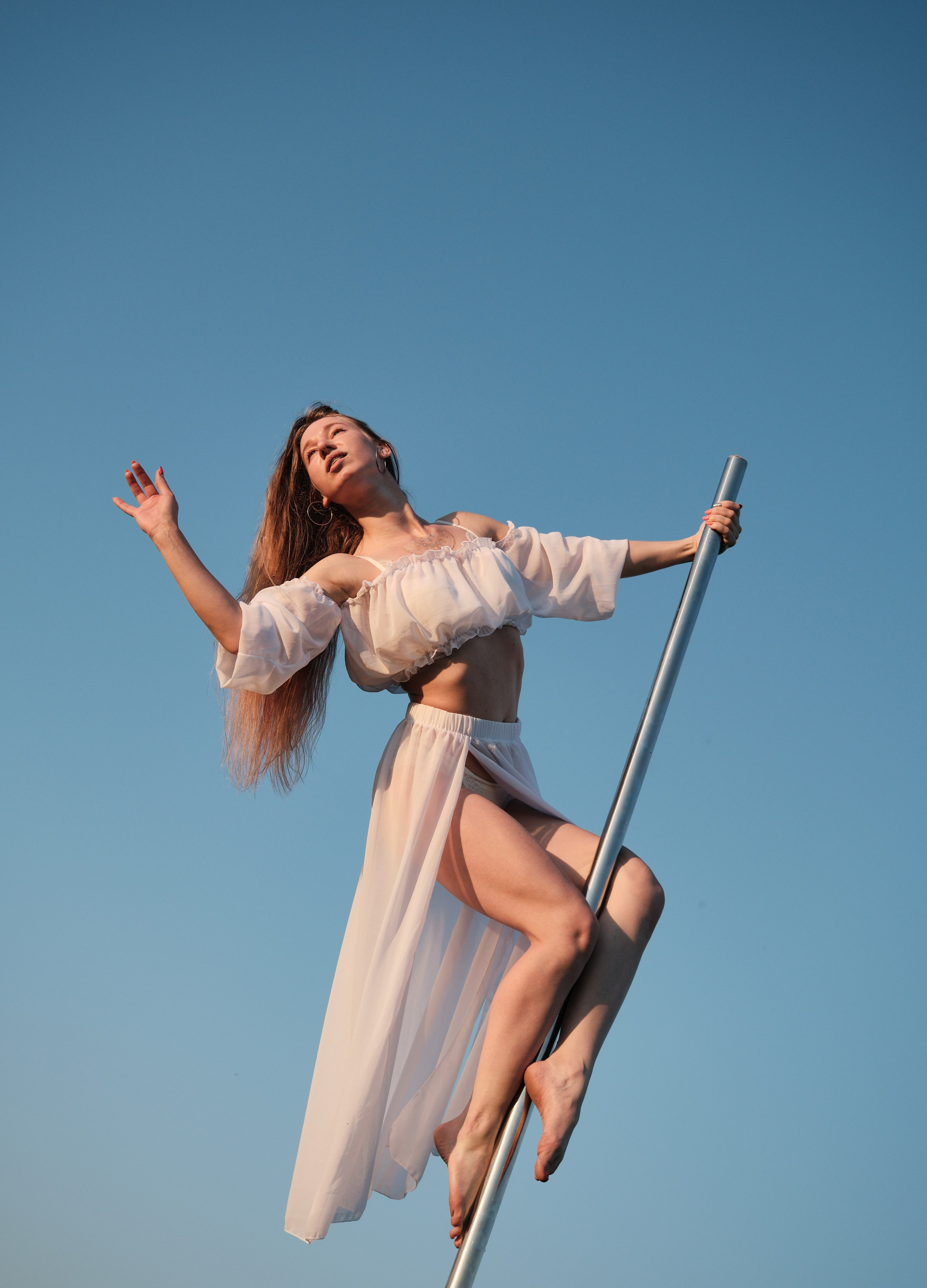 Фотоальбом с избранными женскими портретами