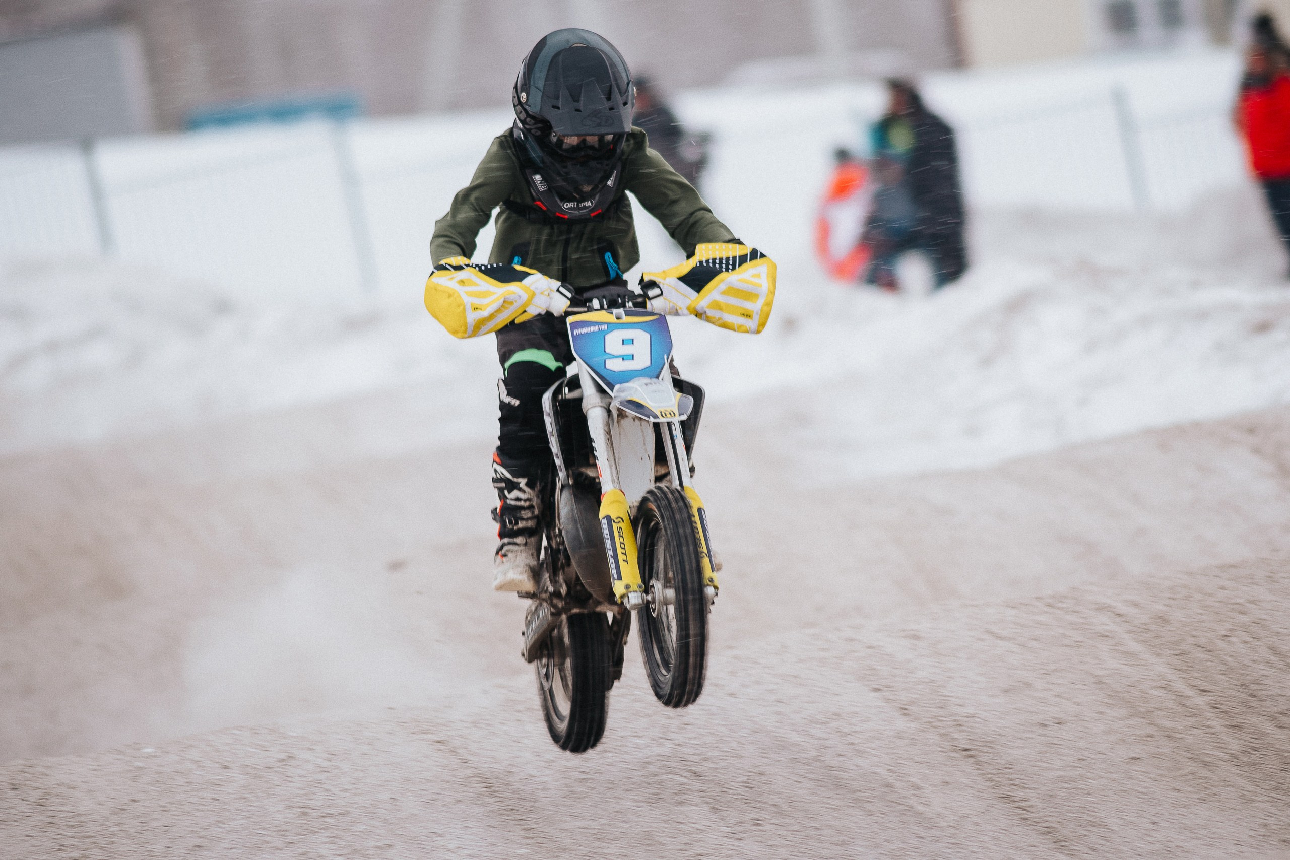 29.12.2024 — Праздничная тренировка на мотоциклетной трассе Люскус. Репортажный фотограф в Кемерово