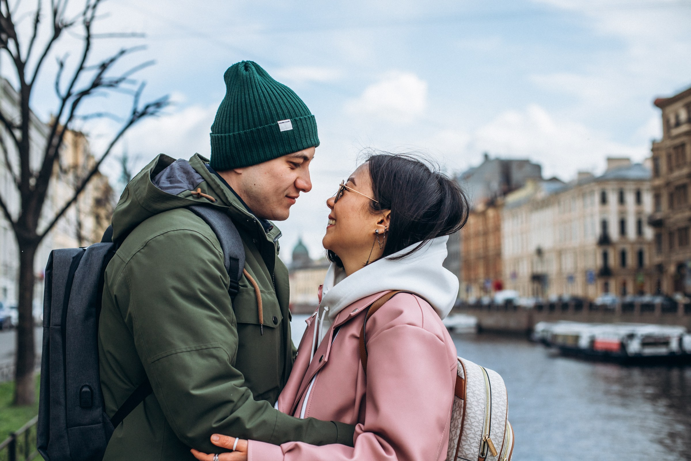 Максим и Катерина в мае. Фотопрогулка в Петербурге. Индивидуальный и семейный фотограф в Санкт-Петербурге