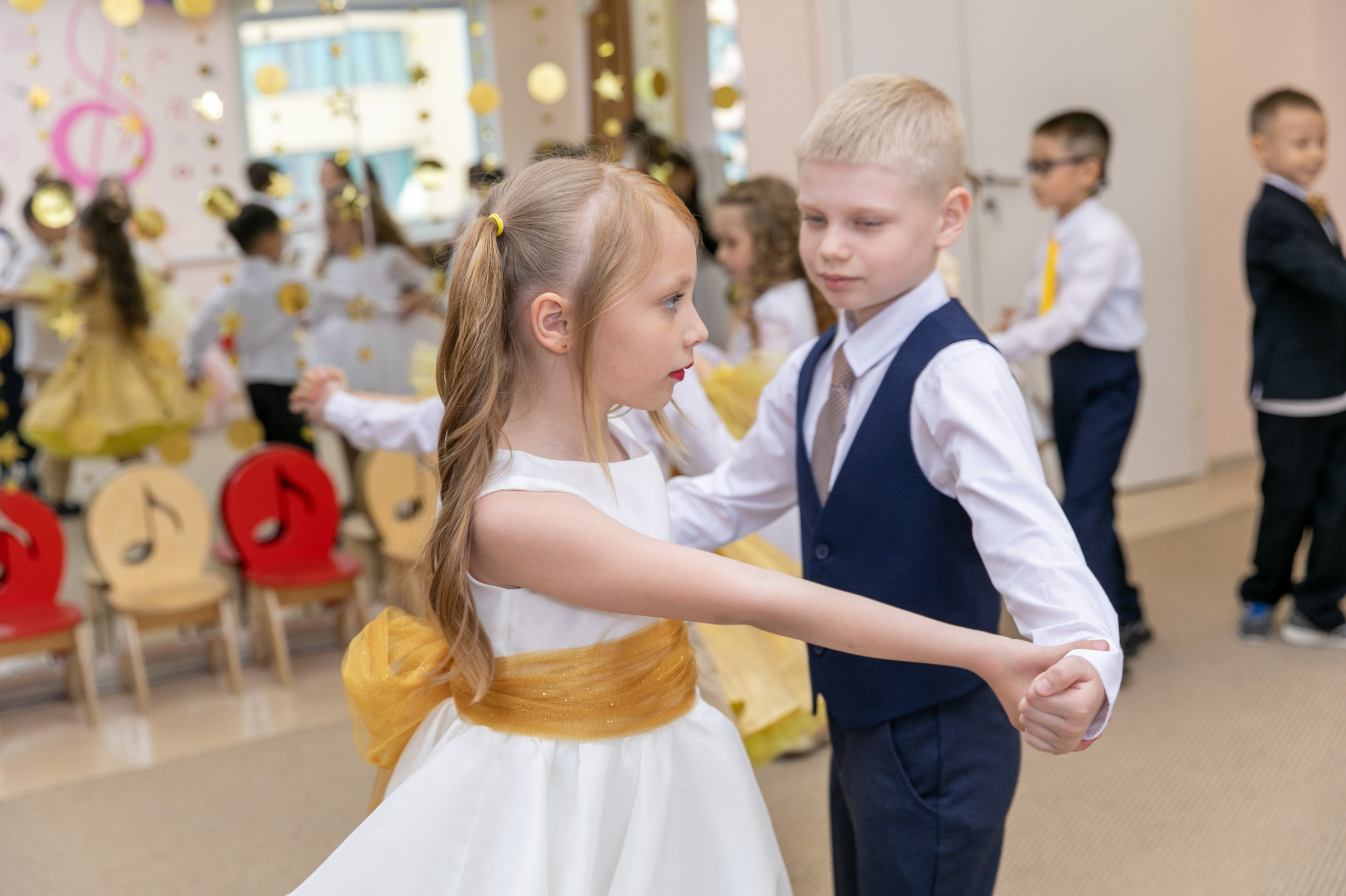 Выпускной Цветик-Семицветик 2025. Школьный и детский фотограф в Южно-Сахалинске Анастасия Лескова