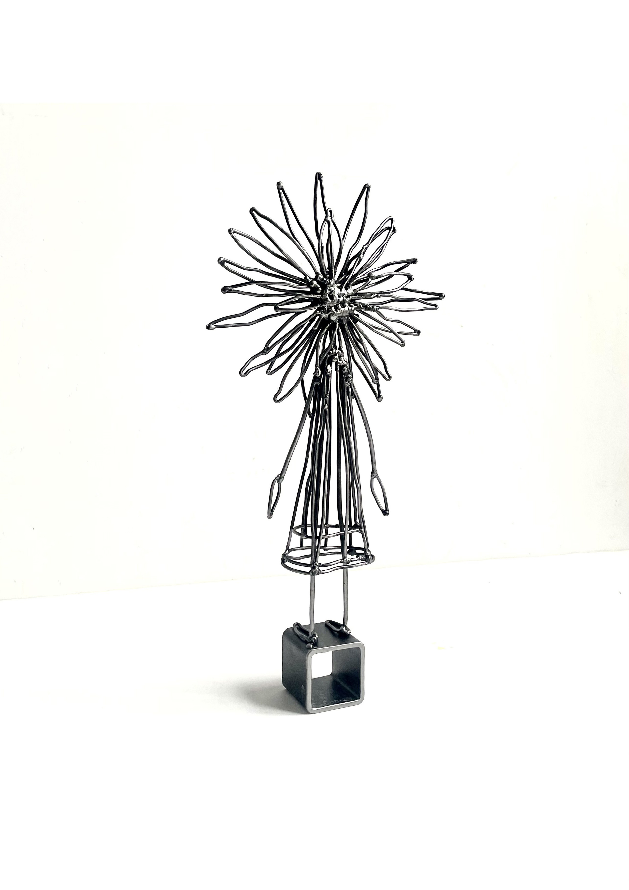 Девочка-цветочек (астра) / flower girl (aster)_ 2024. Художник — скульптор Антонина Фатхуллина