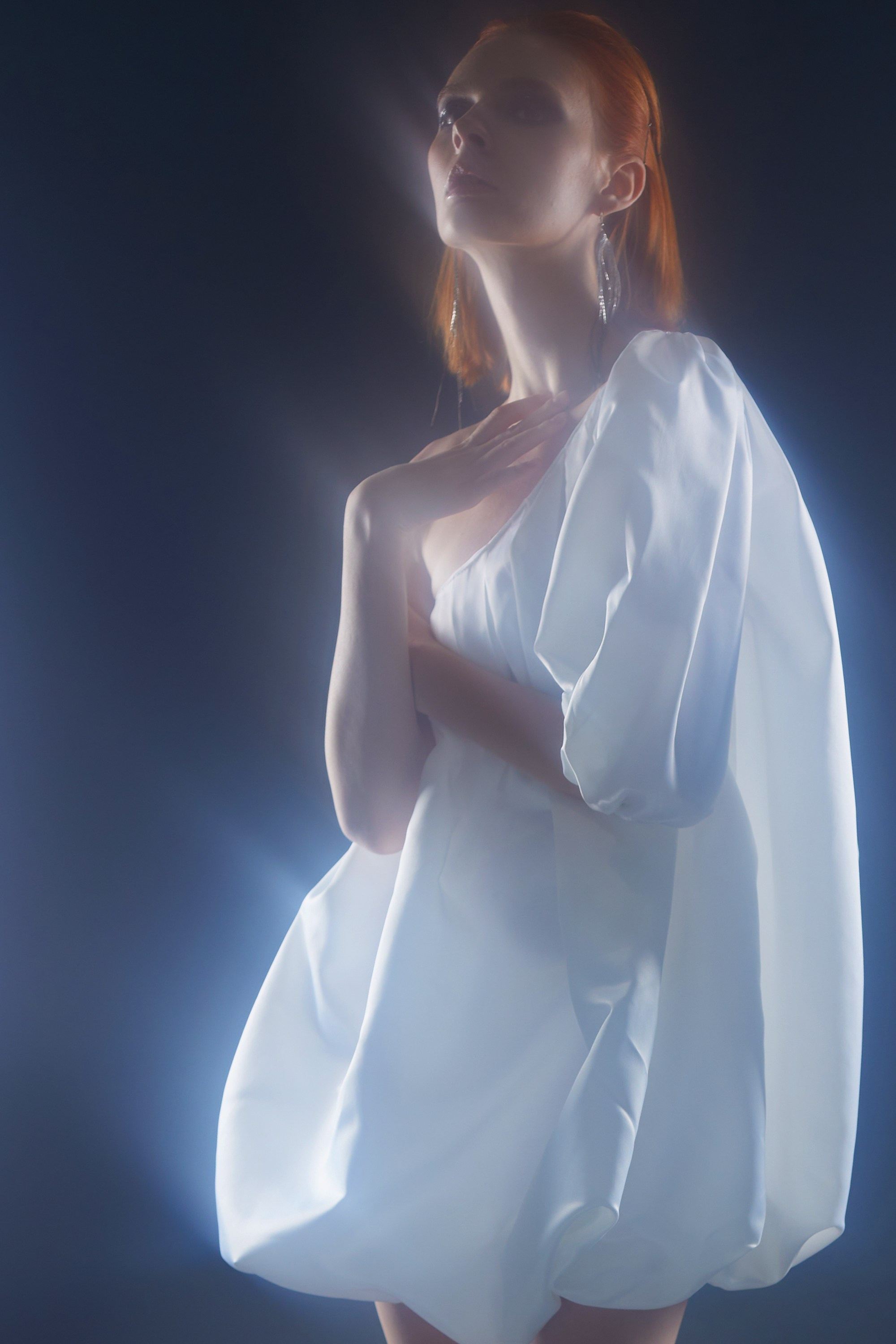 Фотограф в Москве Калагина Светлана - профессиональная имиджевая съемка для Вашего бренда. Девушка в белом платье