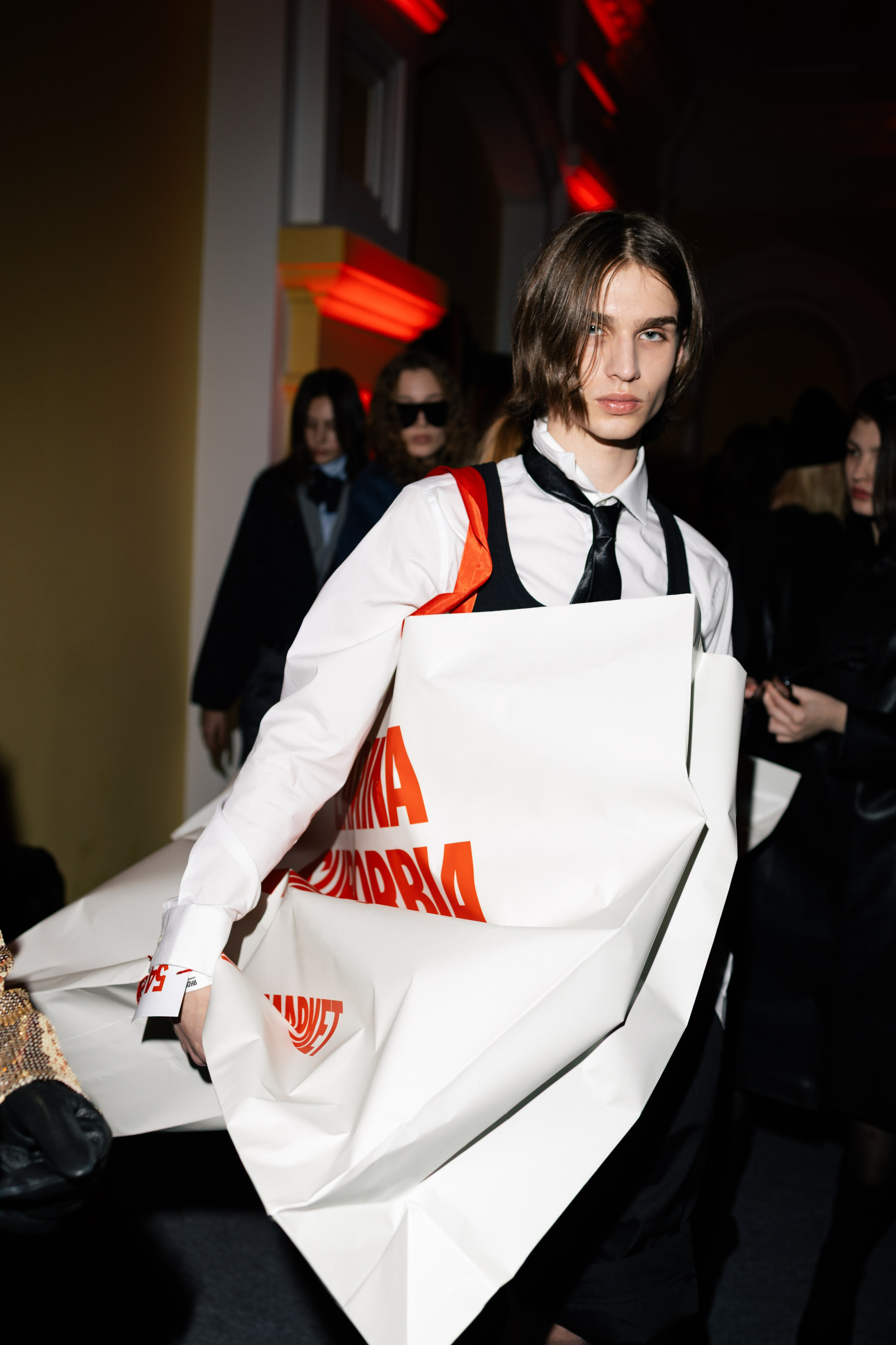 FASHION SHOW. Nikeli.mag