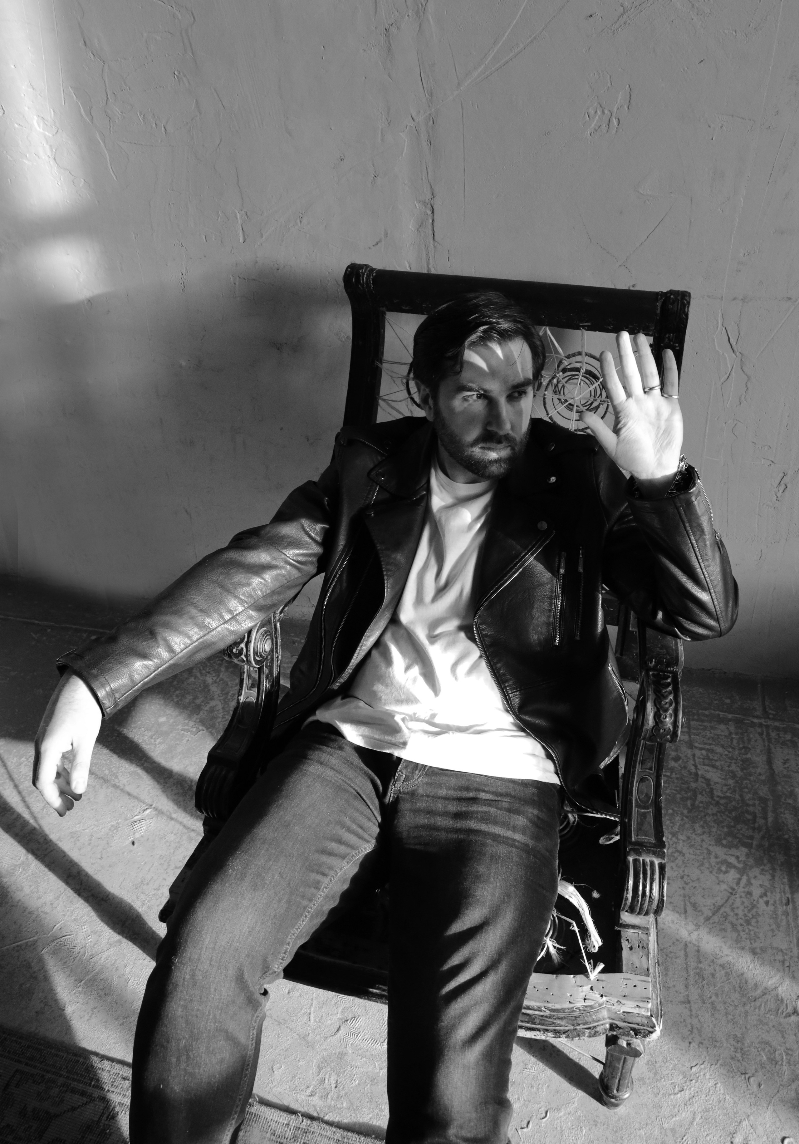 Черно-белый мужской портрет, фотограф Елена Климовская