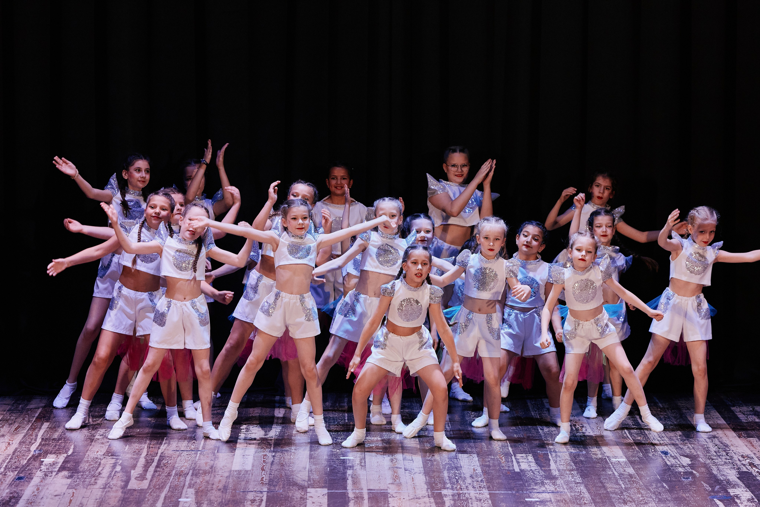 Концерт танцевальной студии Фиеста 08.06. Свадебный репортажный фотограф краснодар максим дремов дрёмов фотосессия студия цена