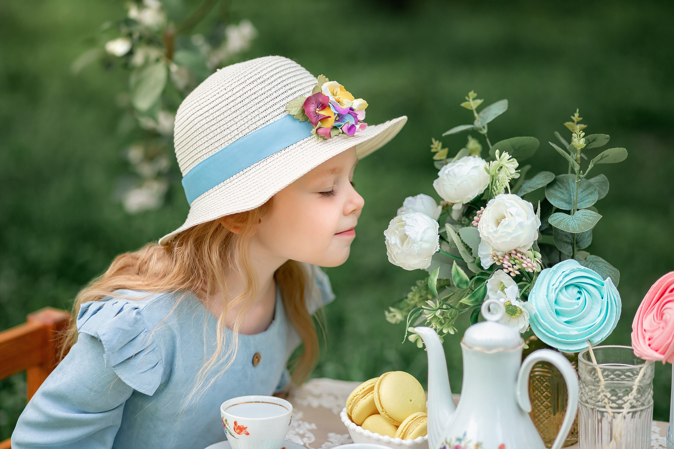 Чаепитие в саду. Детский и семейный фотограф в Красноярске Юлия Бирюкова