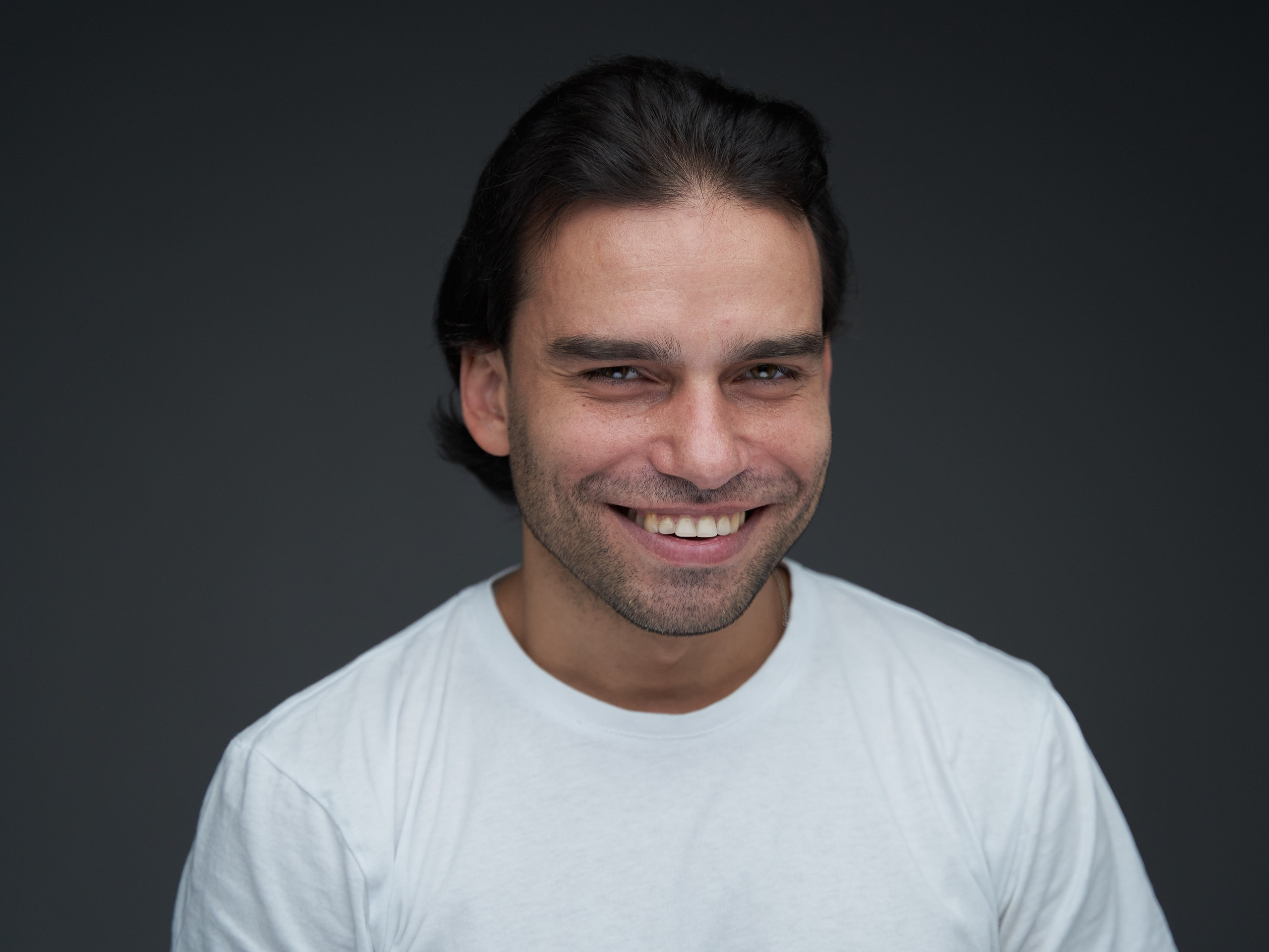 Актёр кино, артист мюзиклов, ведущий мероприятий, ведущий свадеб, дед Мороз — всё это Святослав Ставцев