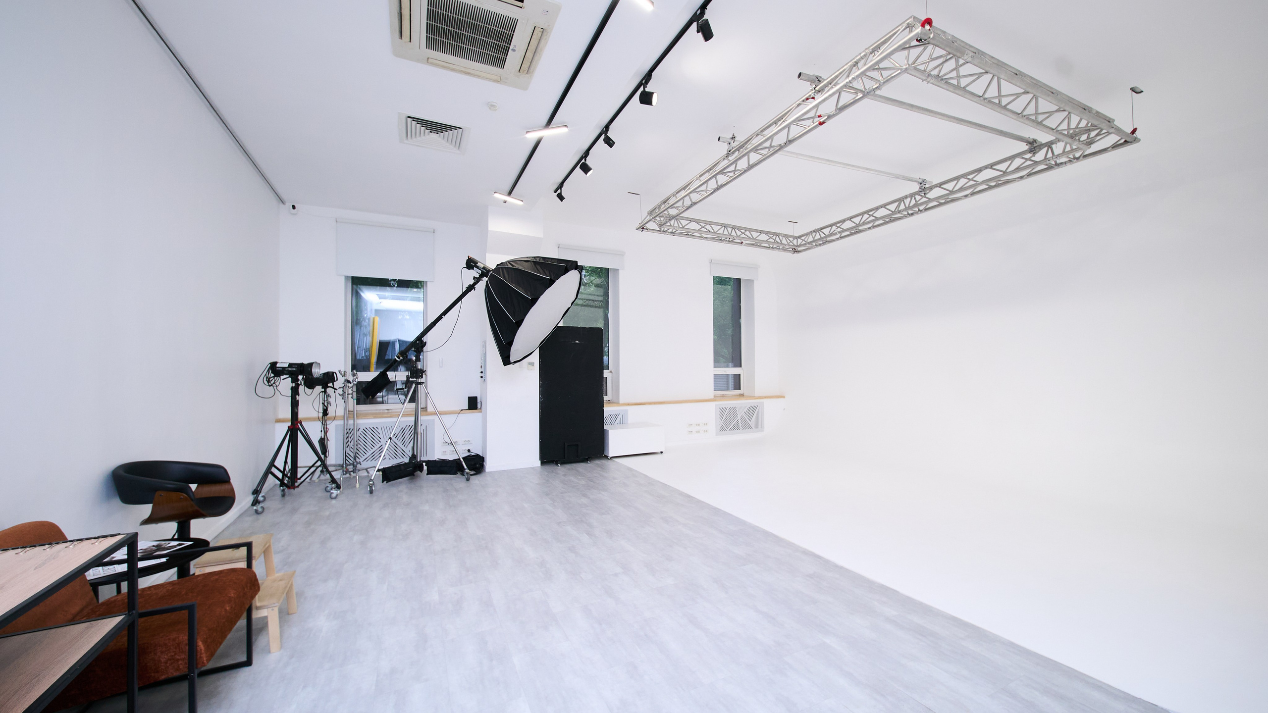 GLOW STUDIO| Профессиональная фотостудия в центре Екатеринбурга