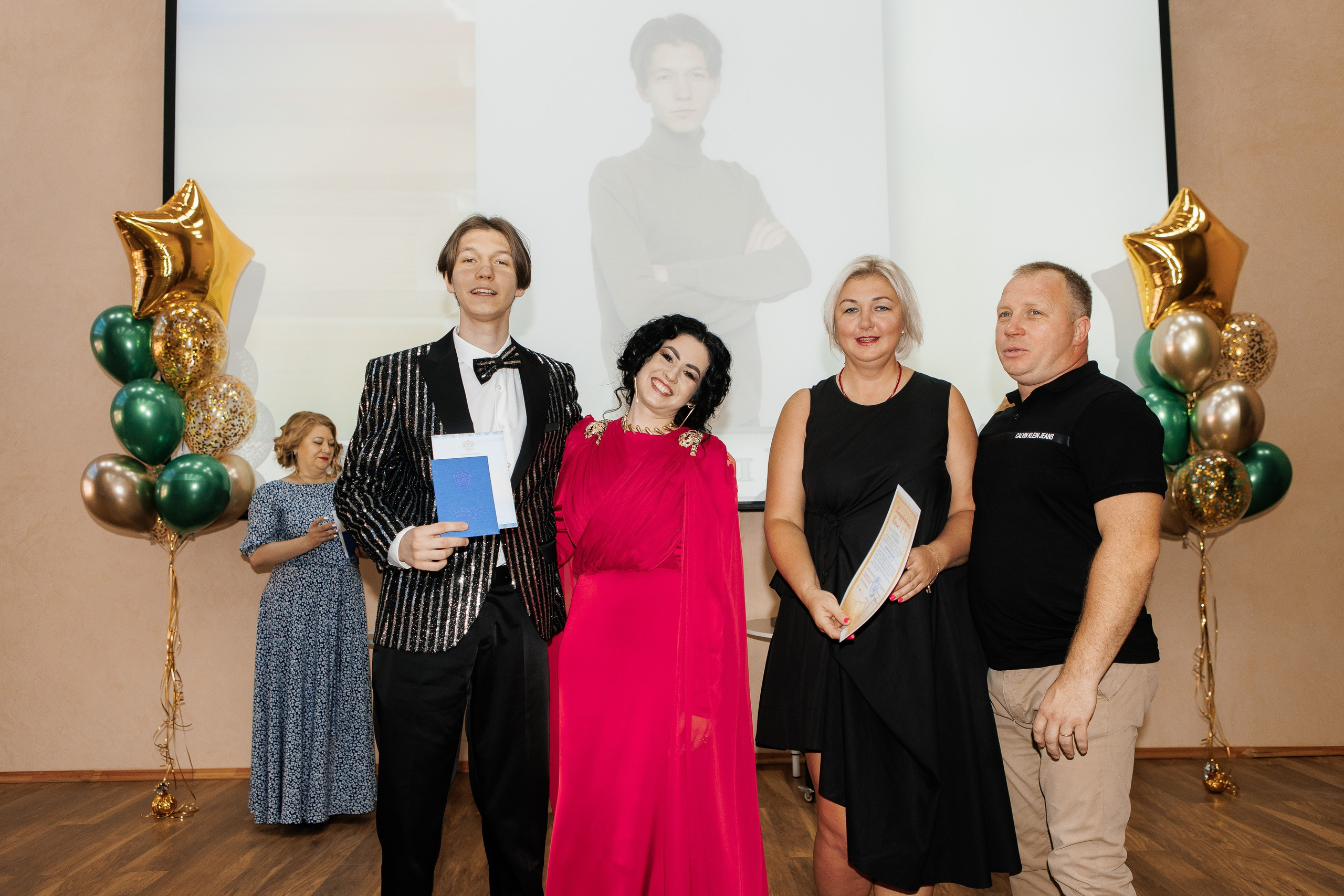 Выпускной Гимназия 12 2024 г. Свадебный и портретный Фотограф в Липецке Дмитрий Котюков