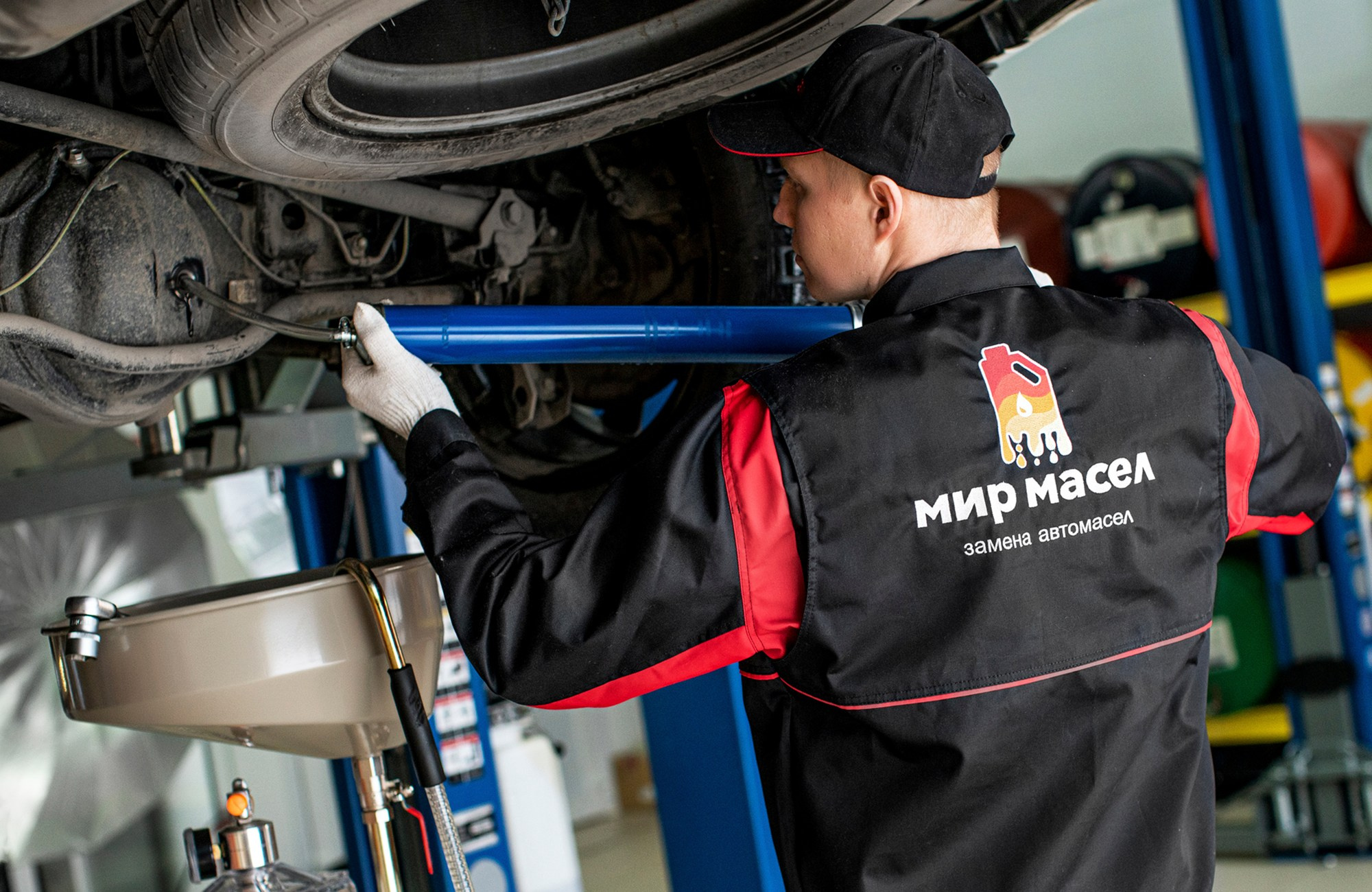 Фотограф и графический дизайнер Владимир Пуставетов