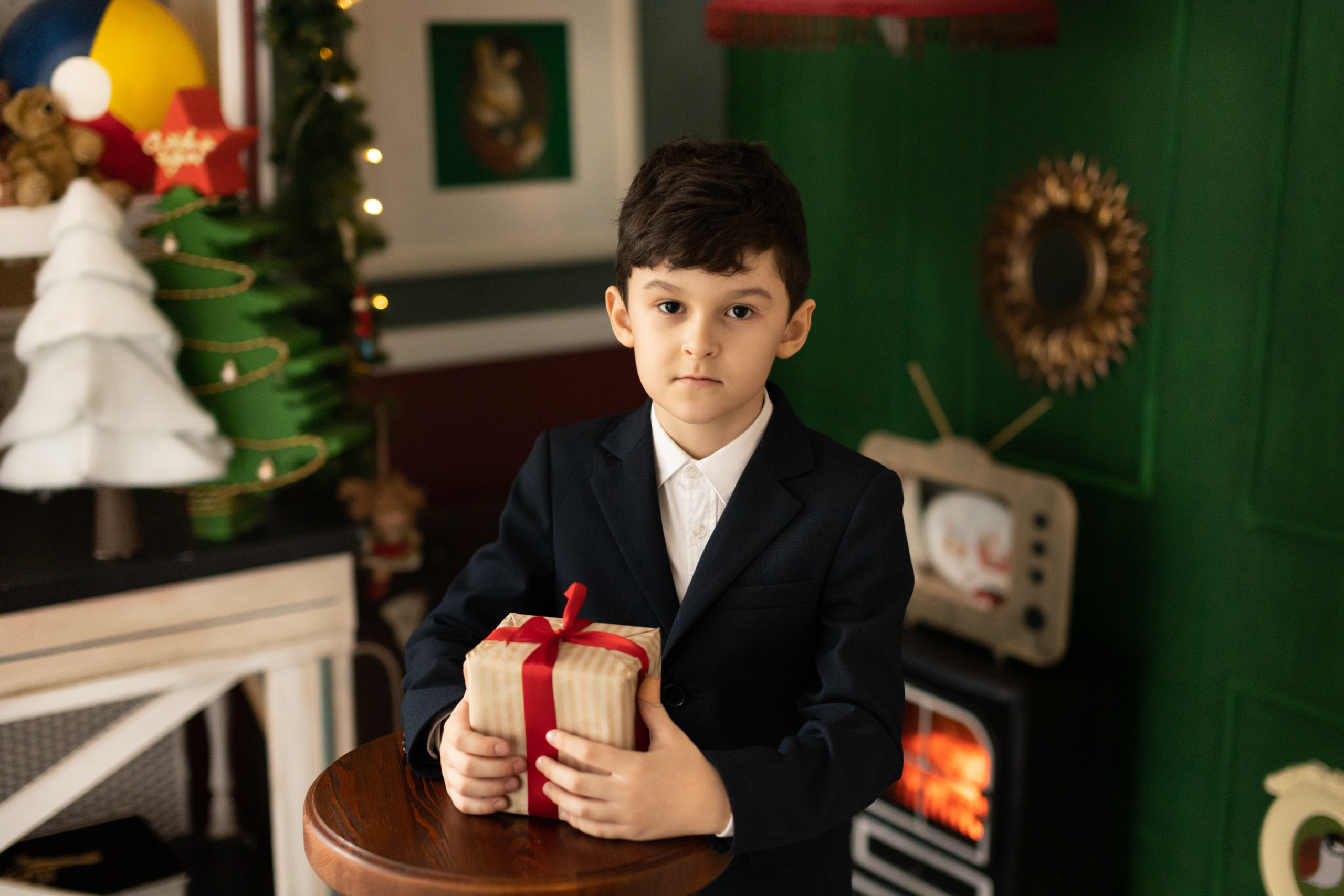 Семейная новогодняя фотосессия. Фотограф в Оренбурге. Профессиональный фотограф