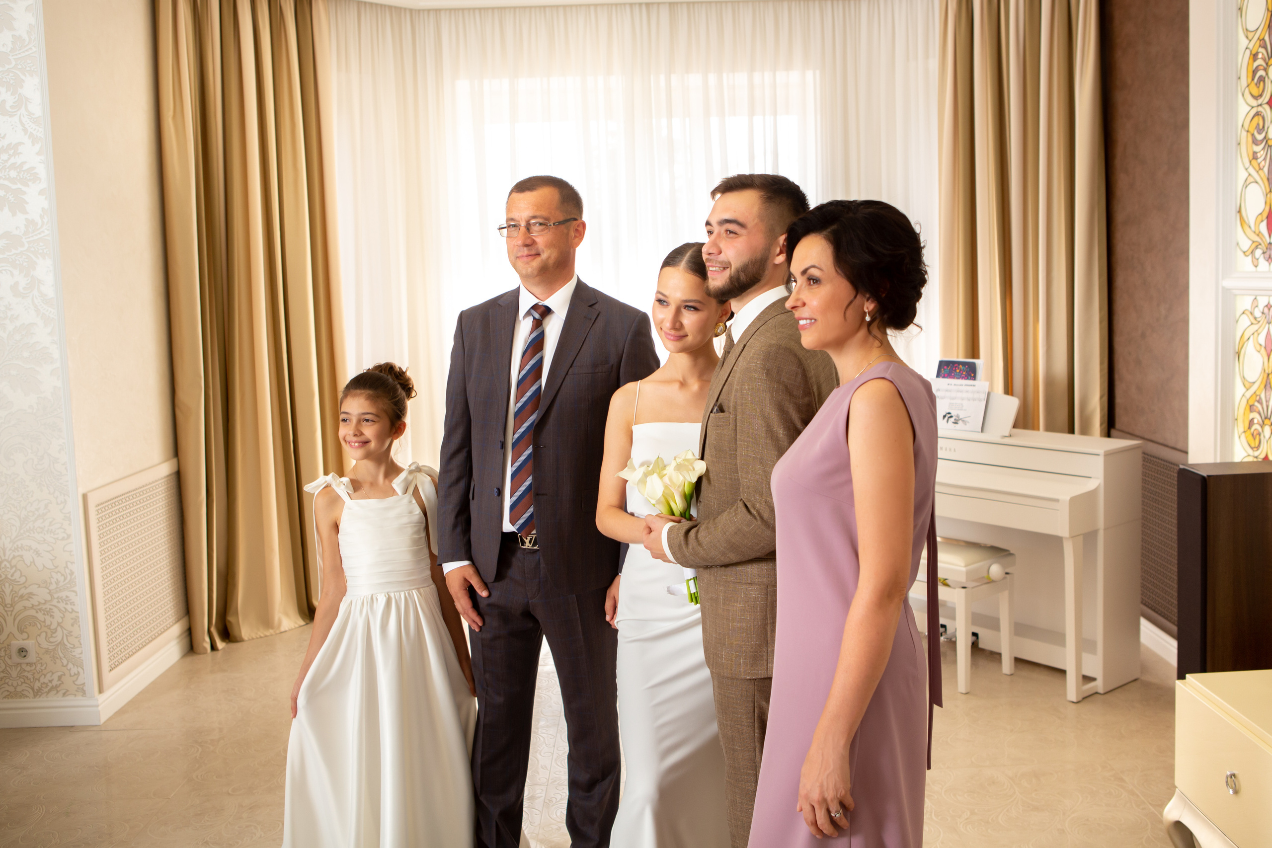 В ожиданнии молодоженов. Фотограф в Оренбурге. Профессиональный фотограф