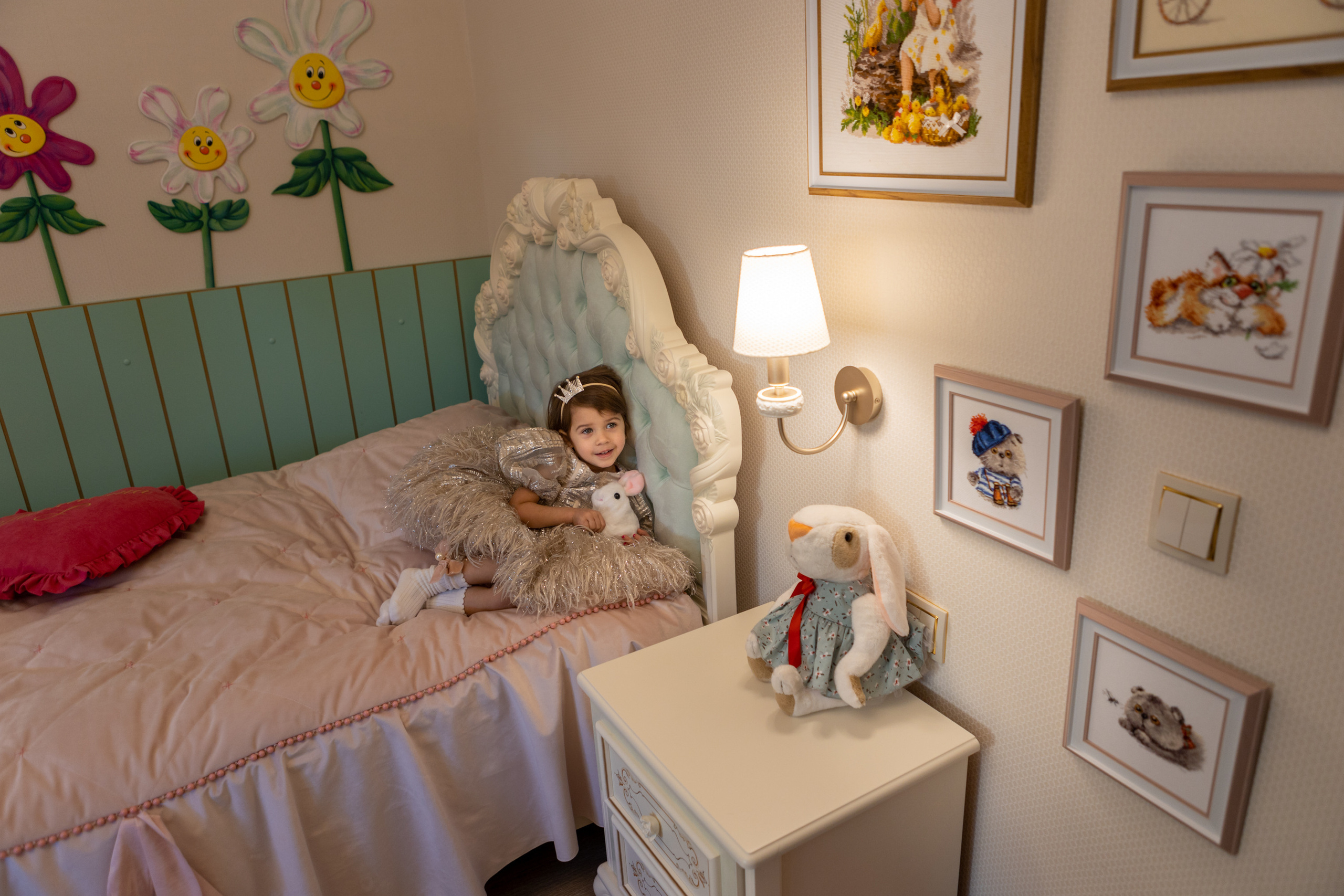 Домашняя фотосессия Катюшки. Фотограф в Оренбурге. Профессиональный фотограф