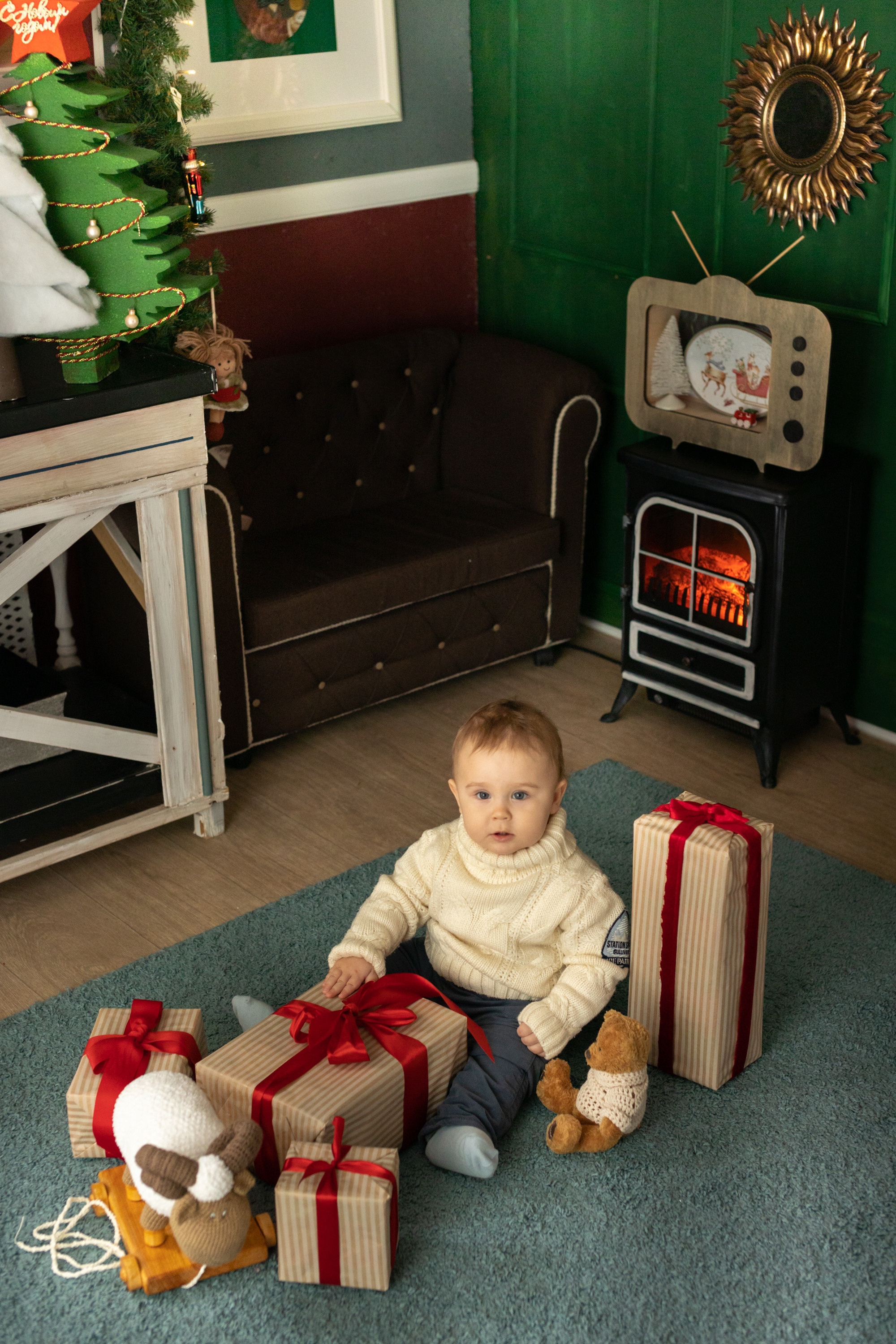 Семейная новогодняя фотосессия. Фотограф в Оренбурге. Профессиональный фотограф