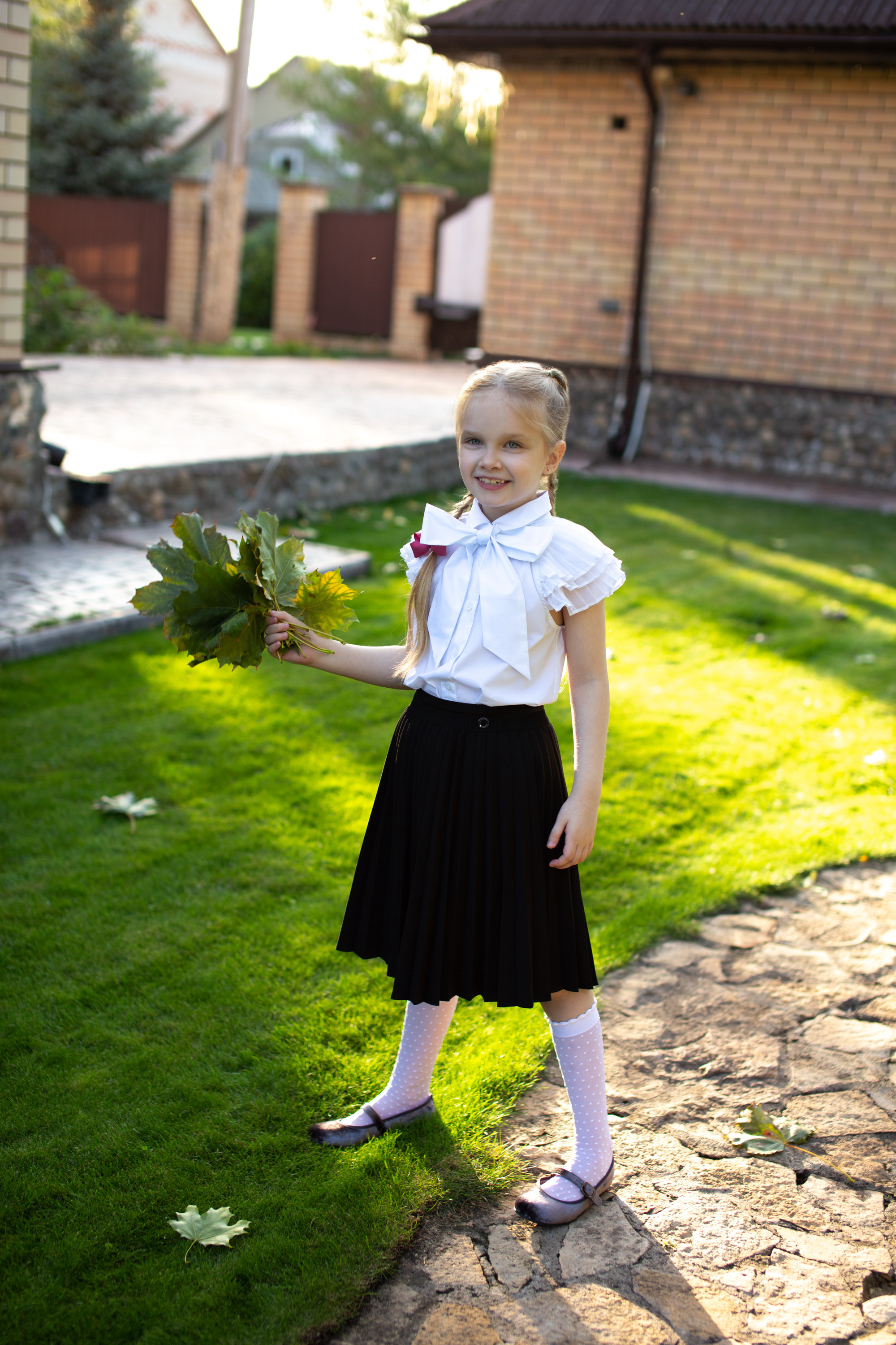 Маша идёт в школу. Фотограф в Оренбурге. Профессиональный фотограф