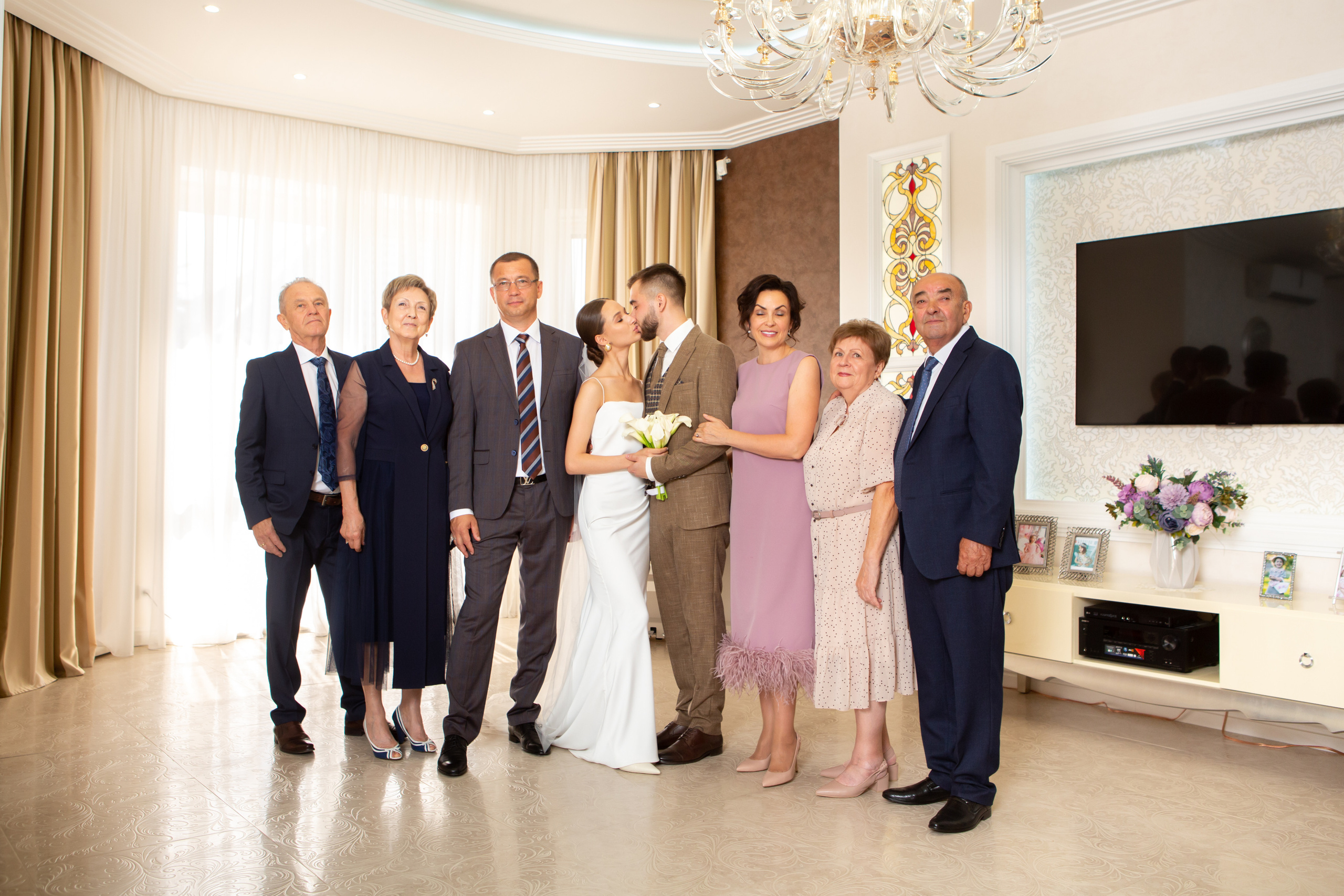 В ожиданнии молодоженов. Фотограф в Оренбурге. Профессиональный фотограф