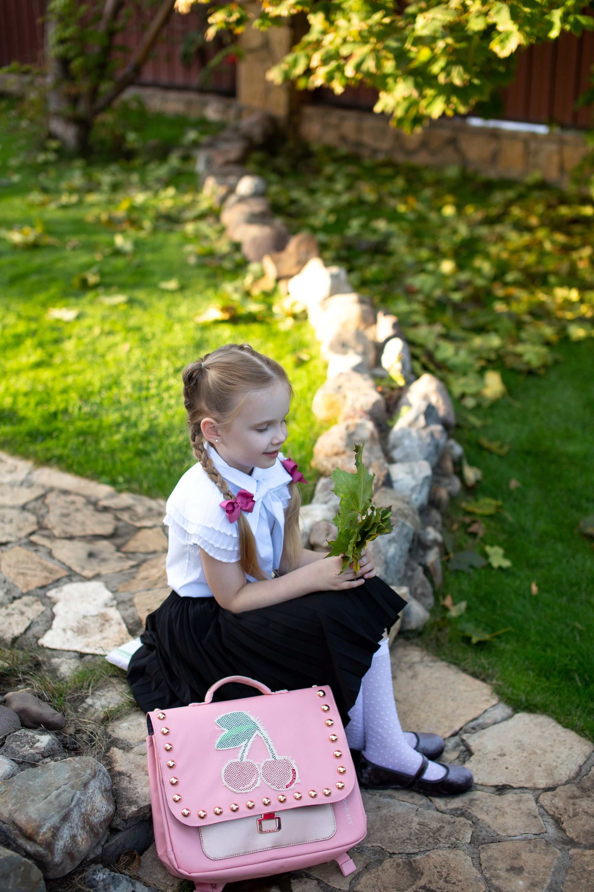 Маша идёт в школу. Фотограф в Оренбурге. Профессиональный фотограф