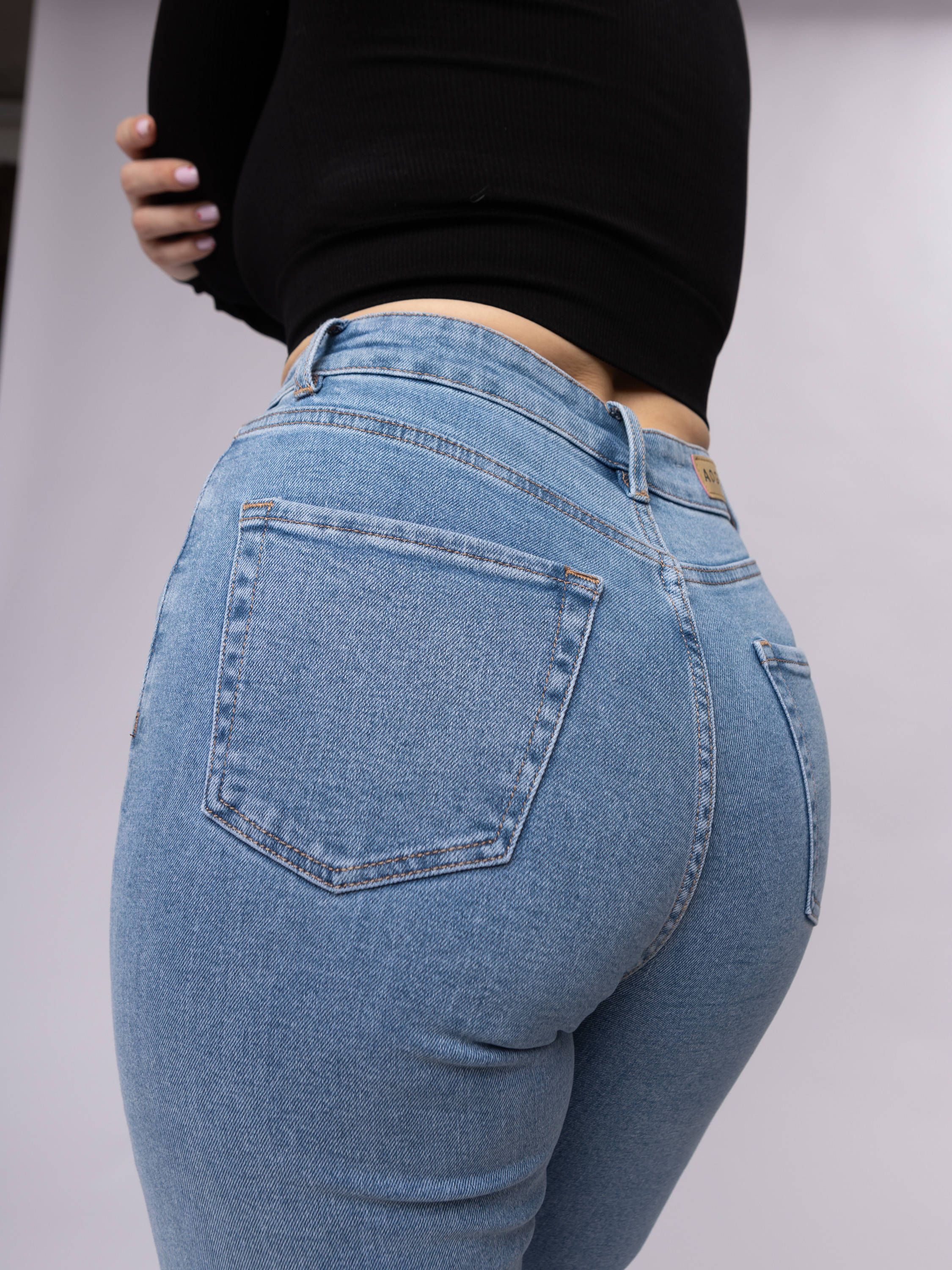 Съемка джинс для маркетплейсов. Фотограф в Оренбурге. Профессиональный фотограф