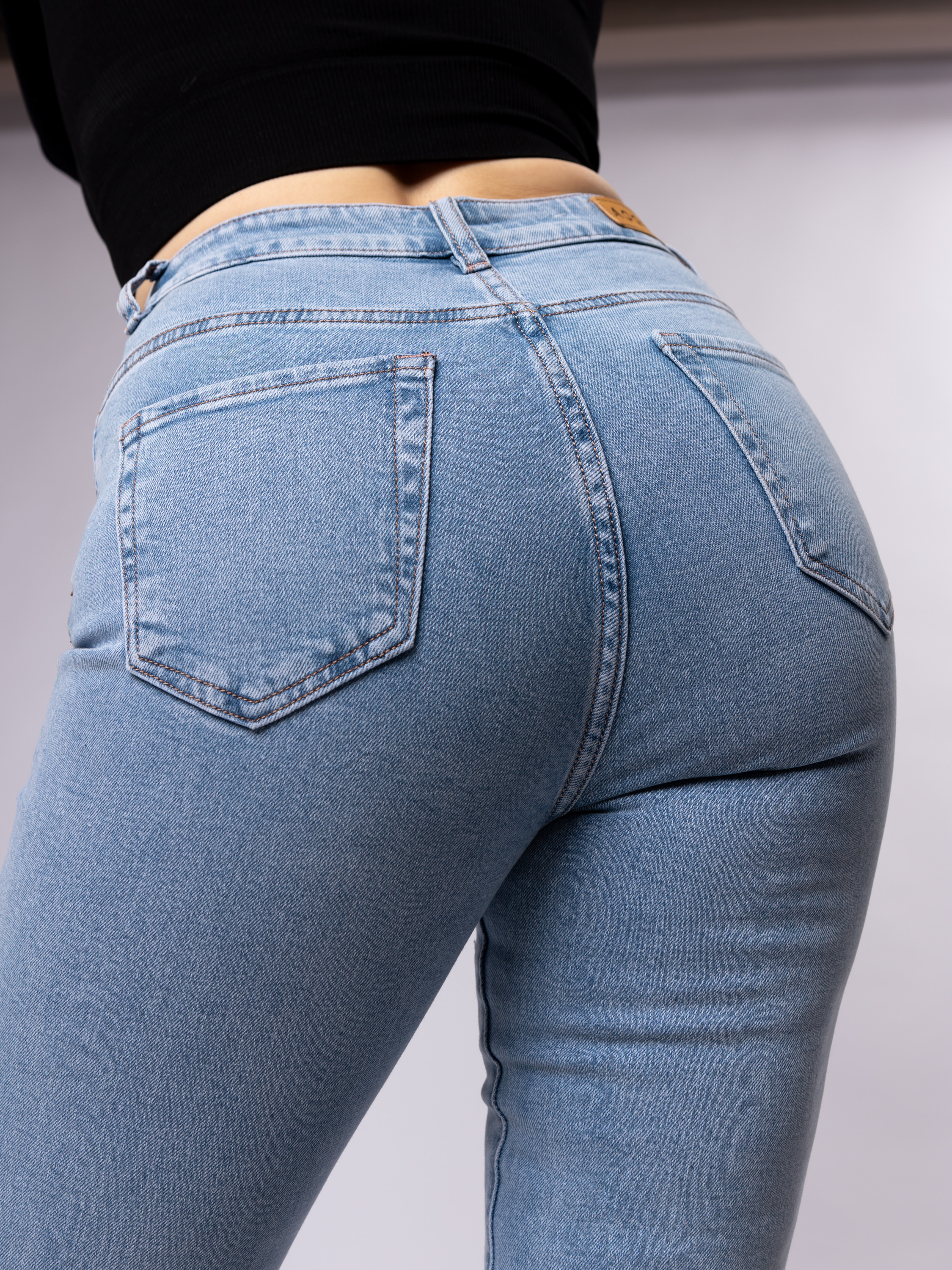 Съемка джинс для маркетплейсов. Фотограф в Оренбурге. Профессиональный фотограф