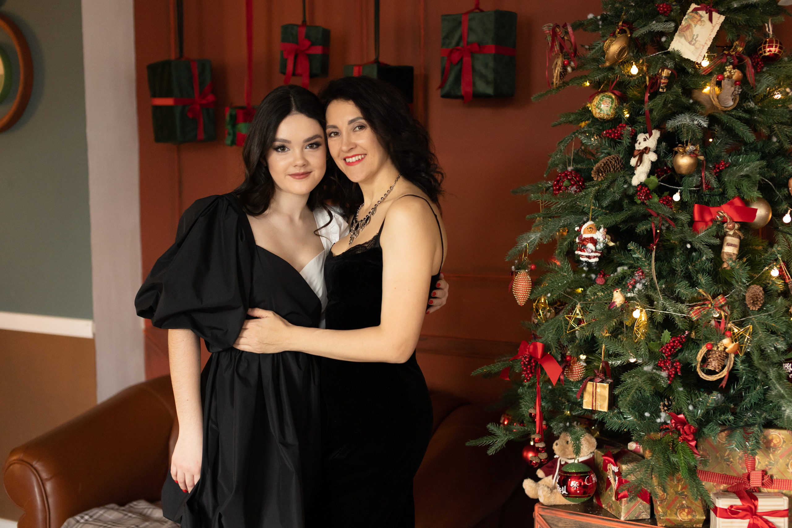 Семейная новогодняя фотосессия. Фотограф в Оренбурге. Профессиональный фотограф