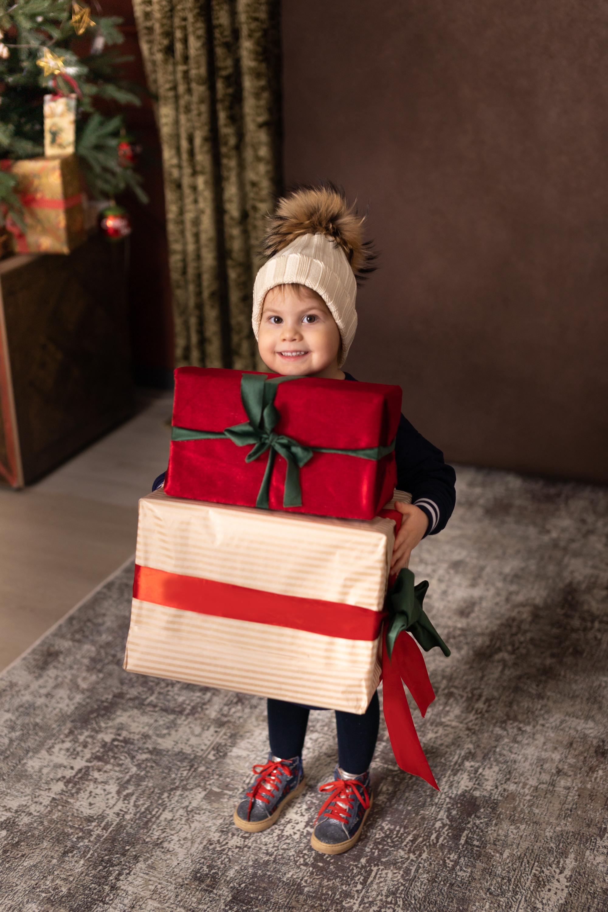 Детская новогодняя фотосессия. Фотограф в Оренбурге. Профессиональный фотограф