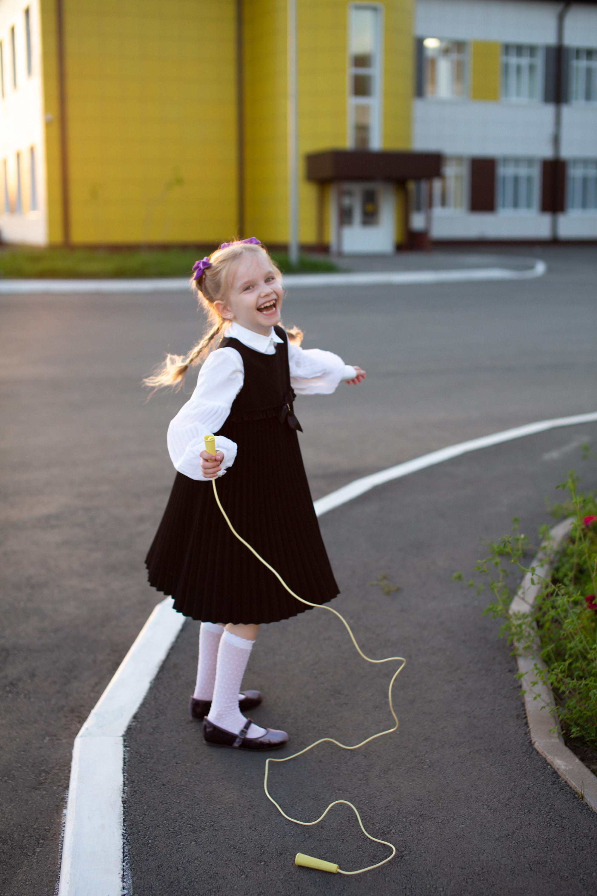Маша идёт в школу. Фотограф в Оренбурге. Профессиональный фотограф