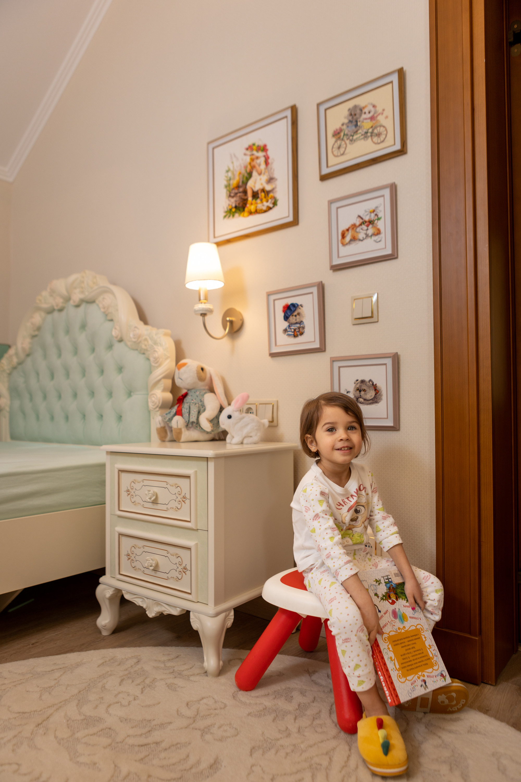 Домашняя фотосессия Катюшки. Фотограф в Оренбурге. Профессиональный фотограф