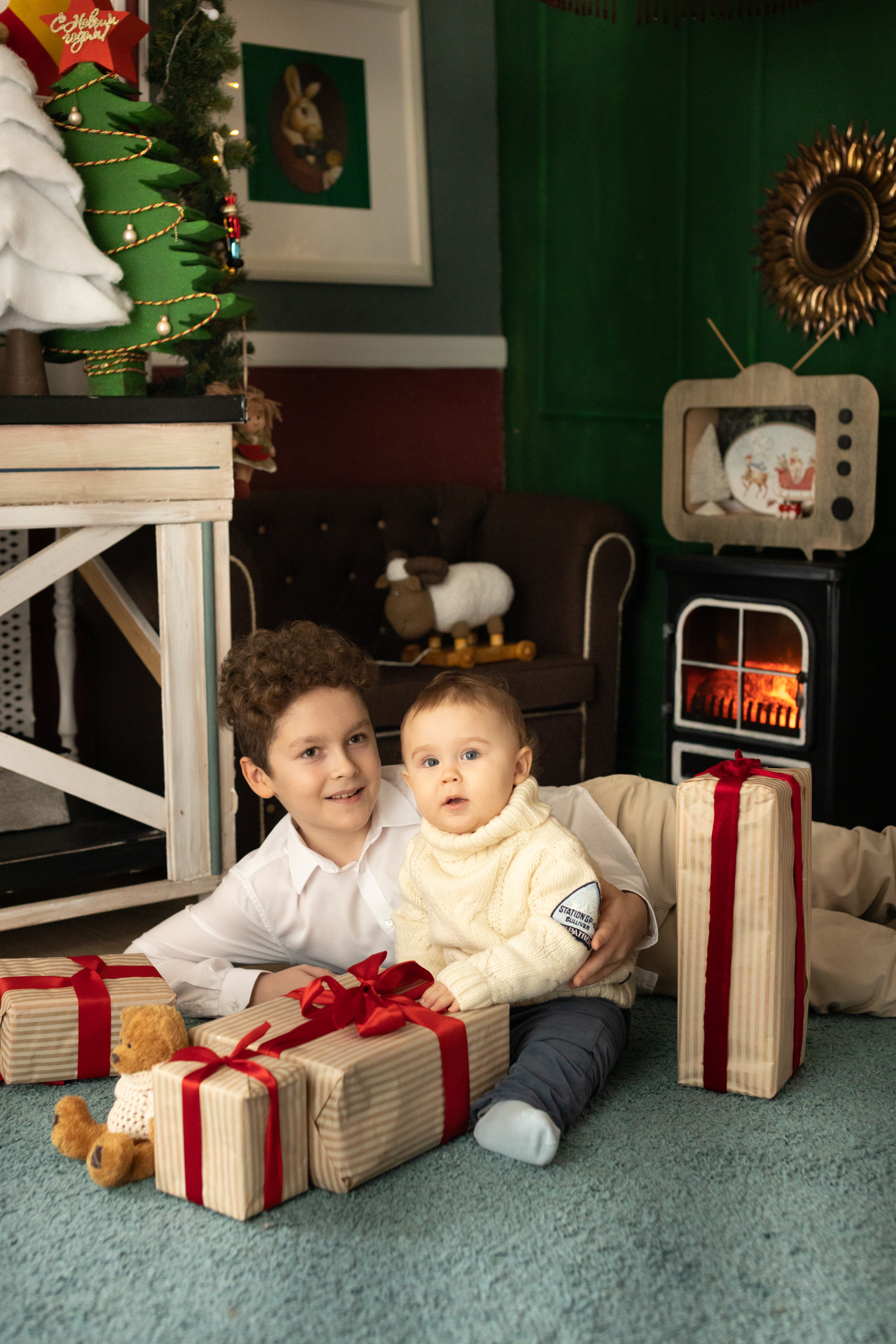 Семейная новогодняя фотосессия. Фотограф в Оренбурге. Профессиональный фотограф