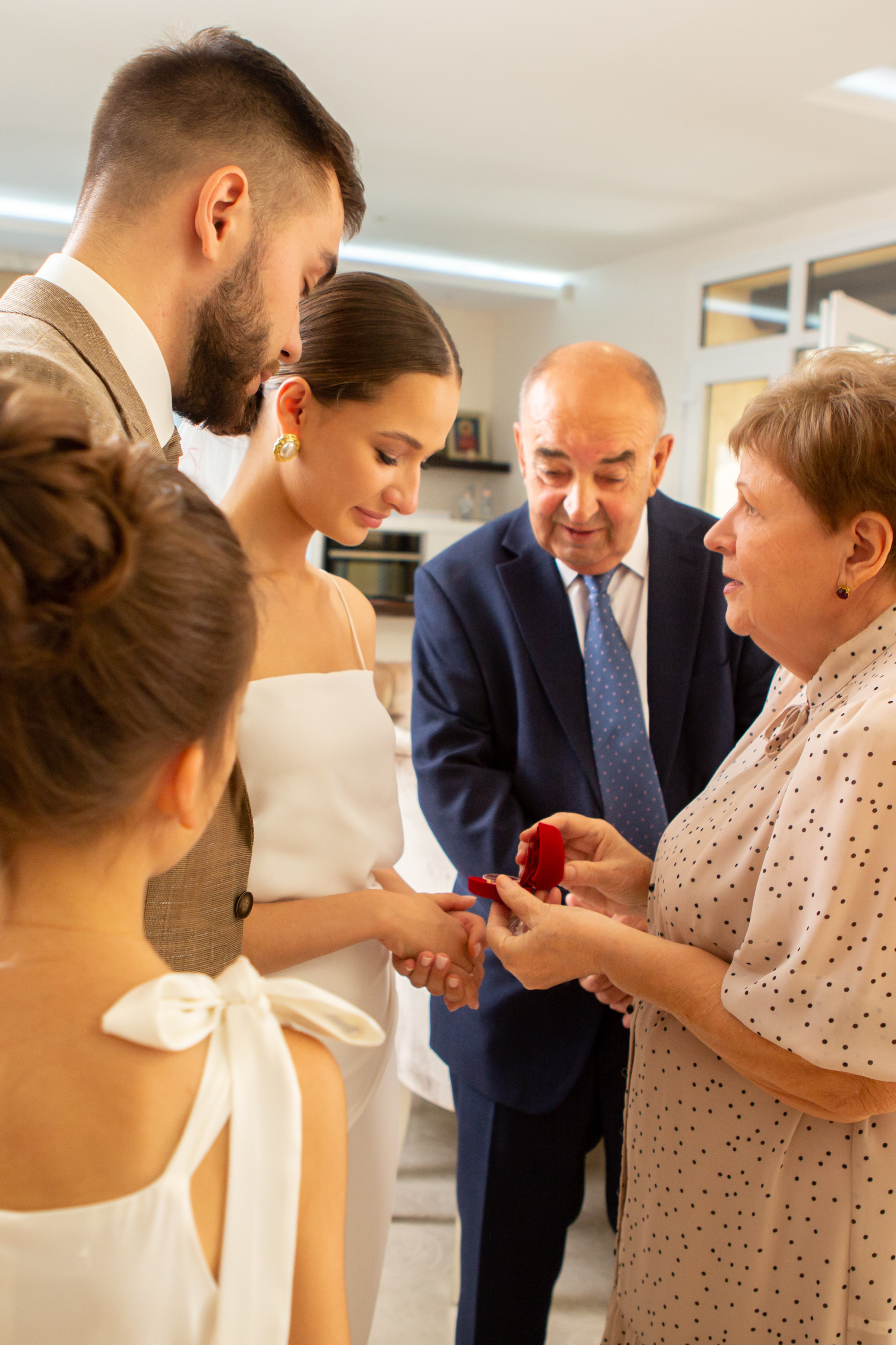 В ожиданнии молодоженов. Фотограф в Оренбурге. Профессиональный фотограф