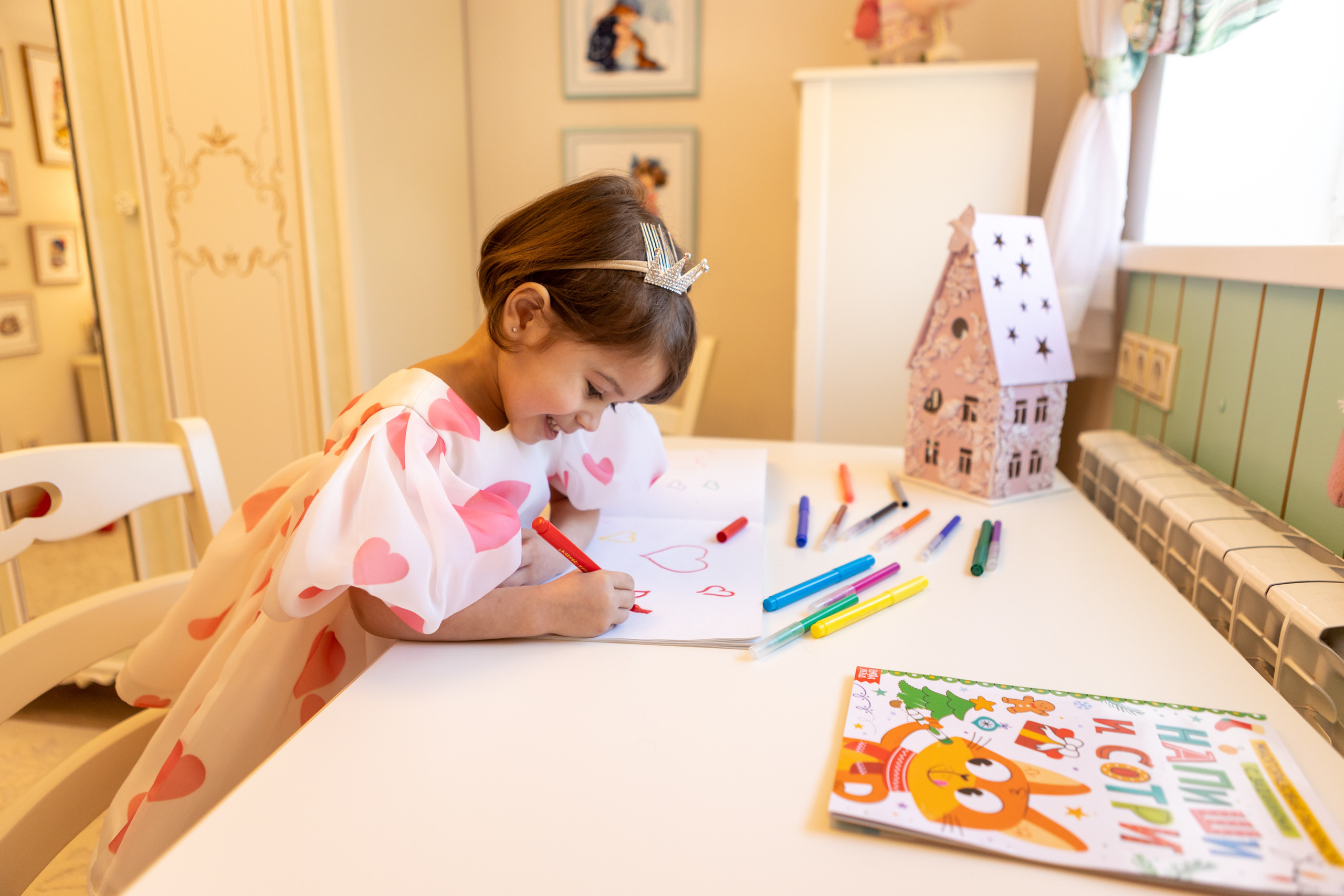 Домашняя фотосессия Катюшки. Фотограф в Оренбурге. Профессиональный фотограф