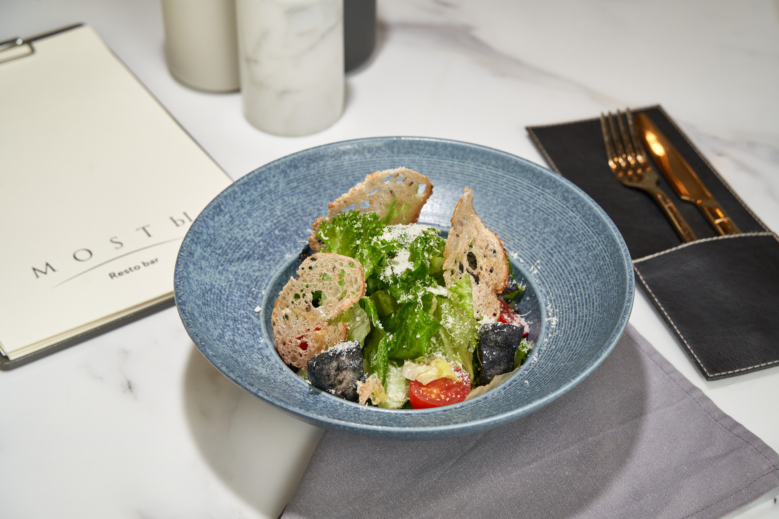 Рестро бар «Мосты». Фотограф новорожденных во Владивостоке Ромашко Виктория