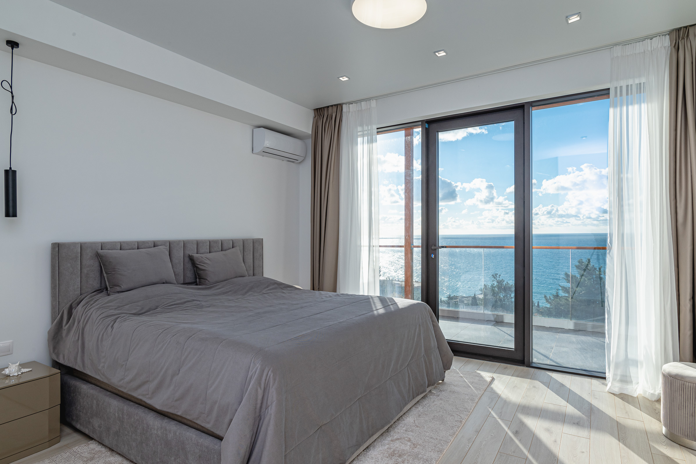 Съемка двухэтажного коттеджа в пгт. Парковое для портфолио. Фотограф интерьеров Фотосъемка рекламы в Ялте и по Крыму